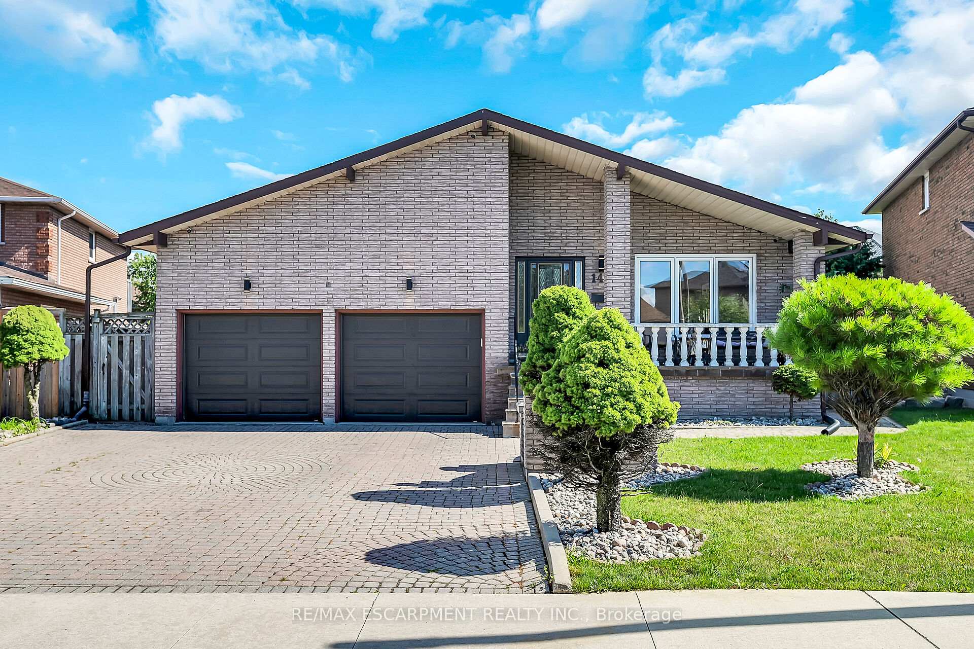 Front of 140 Solomon Crescent