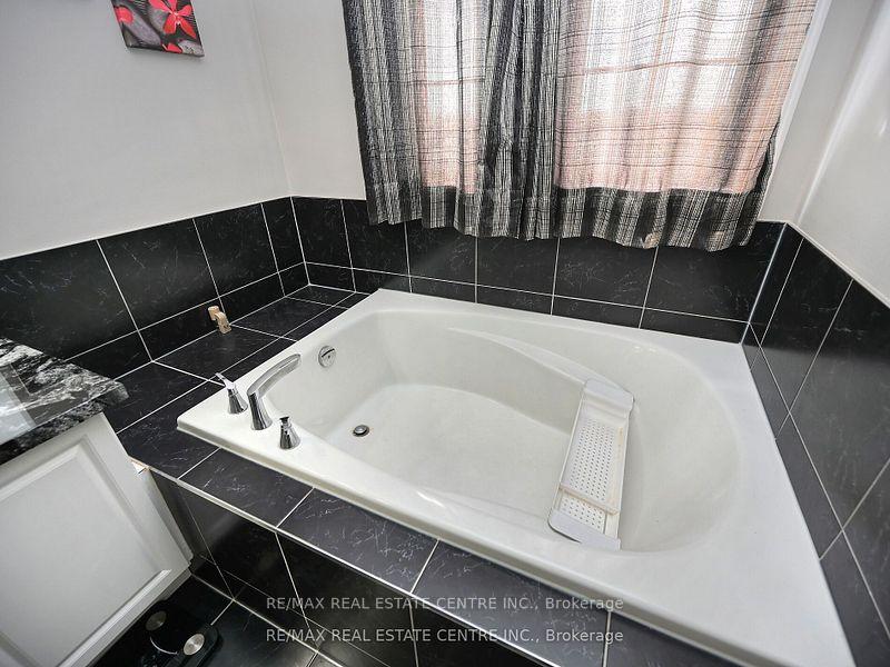 Photo 40 of 53 Dufay Road, Brampton, Northwest Brampton — HOMEH