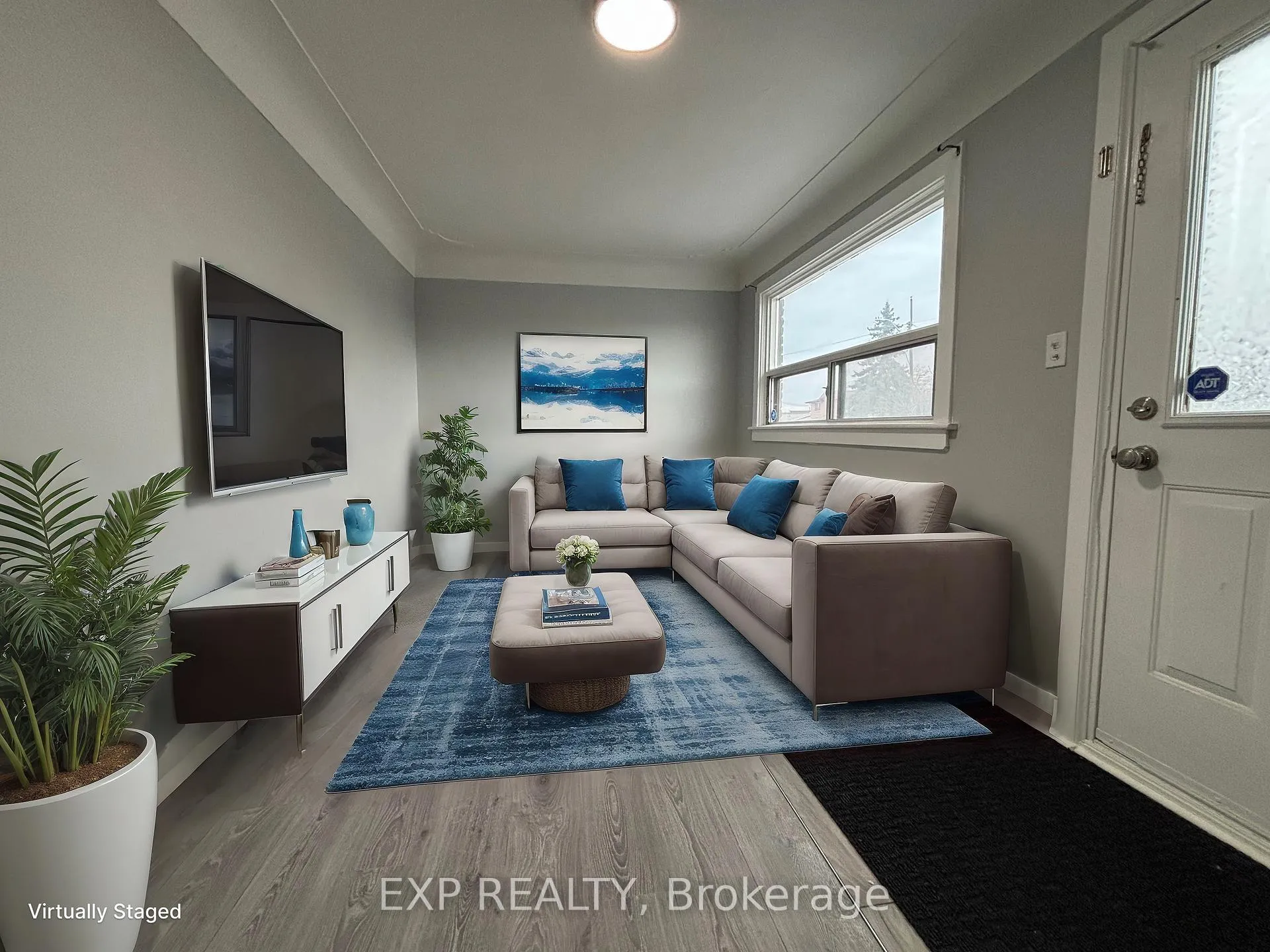 Photo 2 of 46 Delena Avenue S, Hamilton, McQuesten — HOMEH