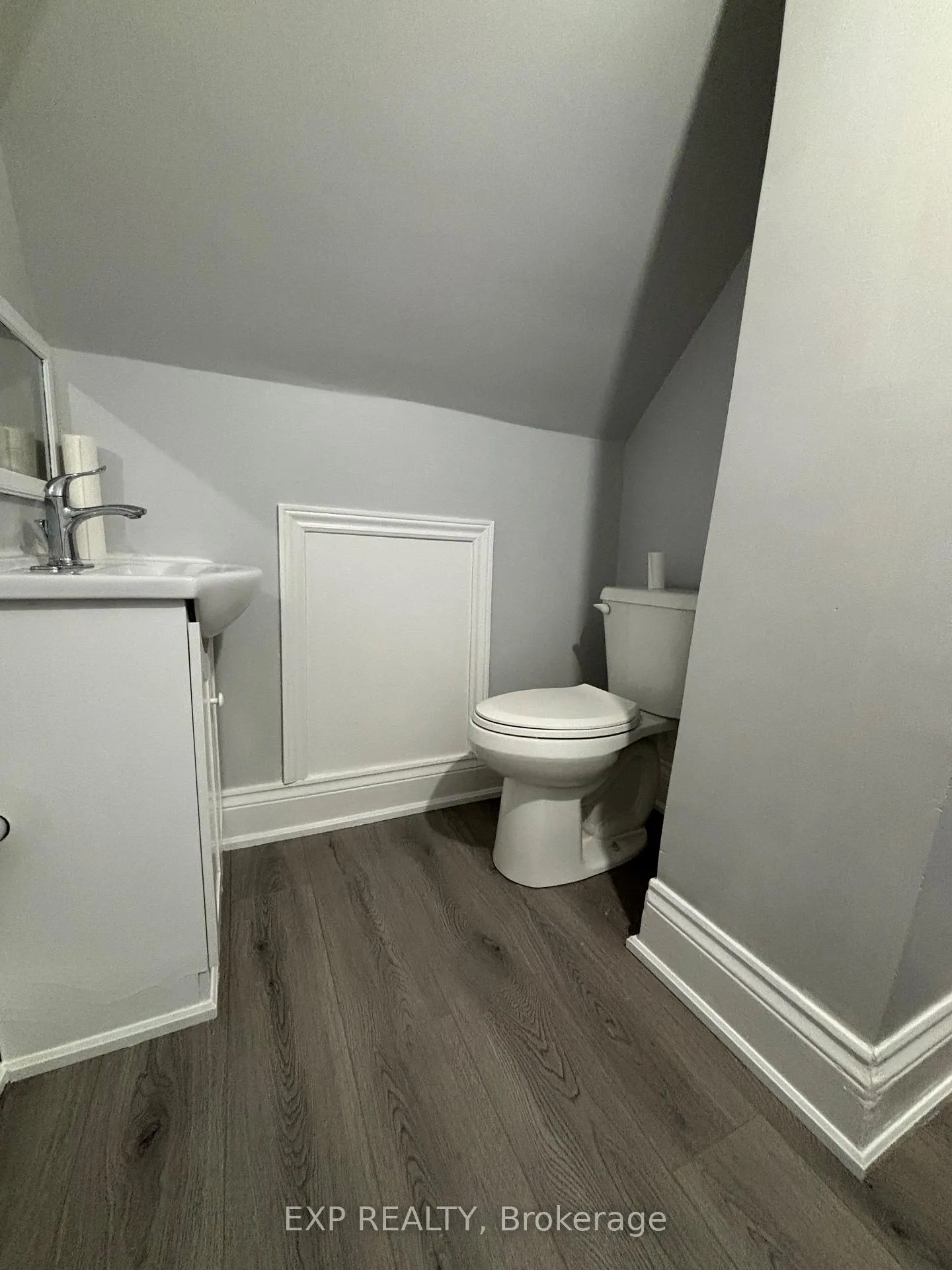 Photo 10 of 46 Delena Avenue S, Hamilton, McQuesten — HOMEH