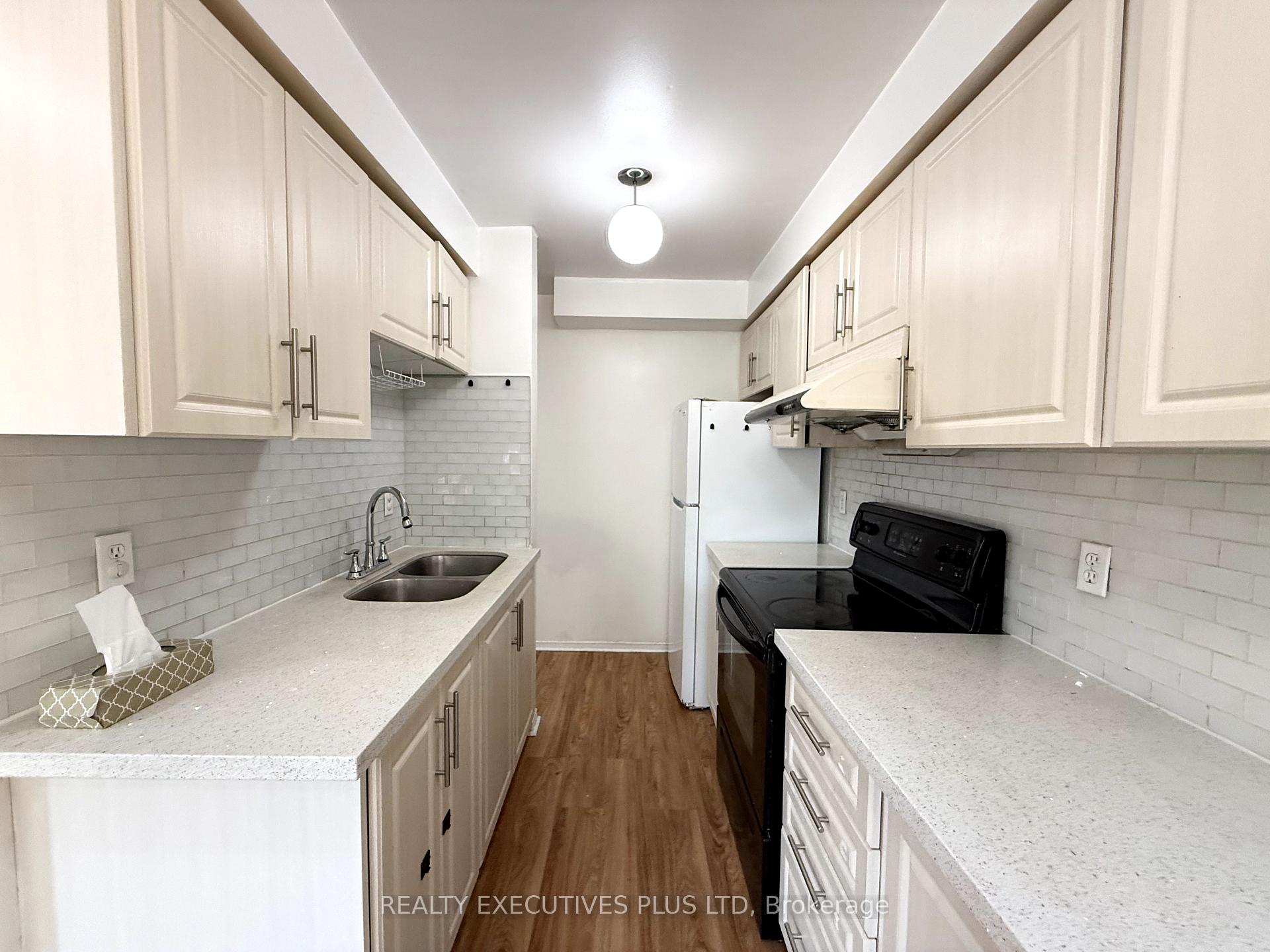 Photo 10 of 55 Ravenscliffe Court, Brampton, Northwood Park — HOMEH