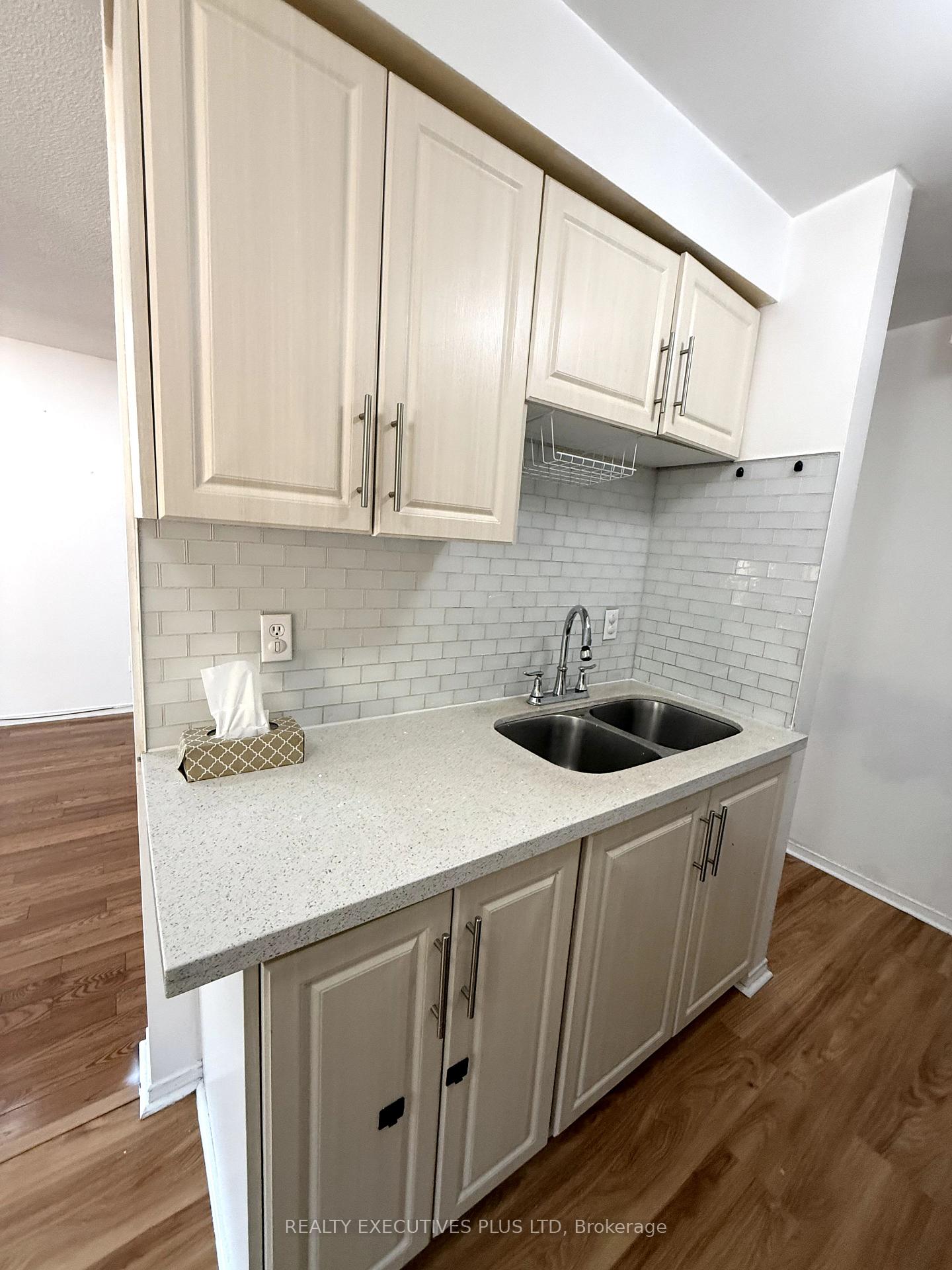 Photo 12 of 55 Ravenscliffe Court, Brampton, Northwood Park — HOMEH