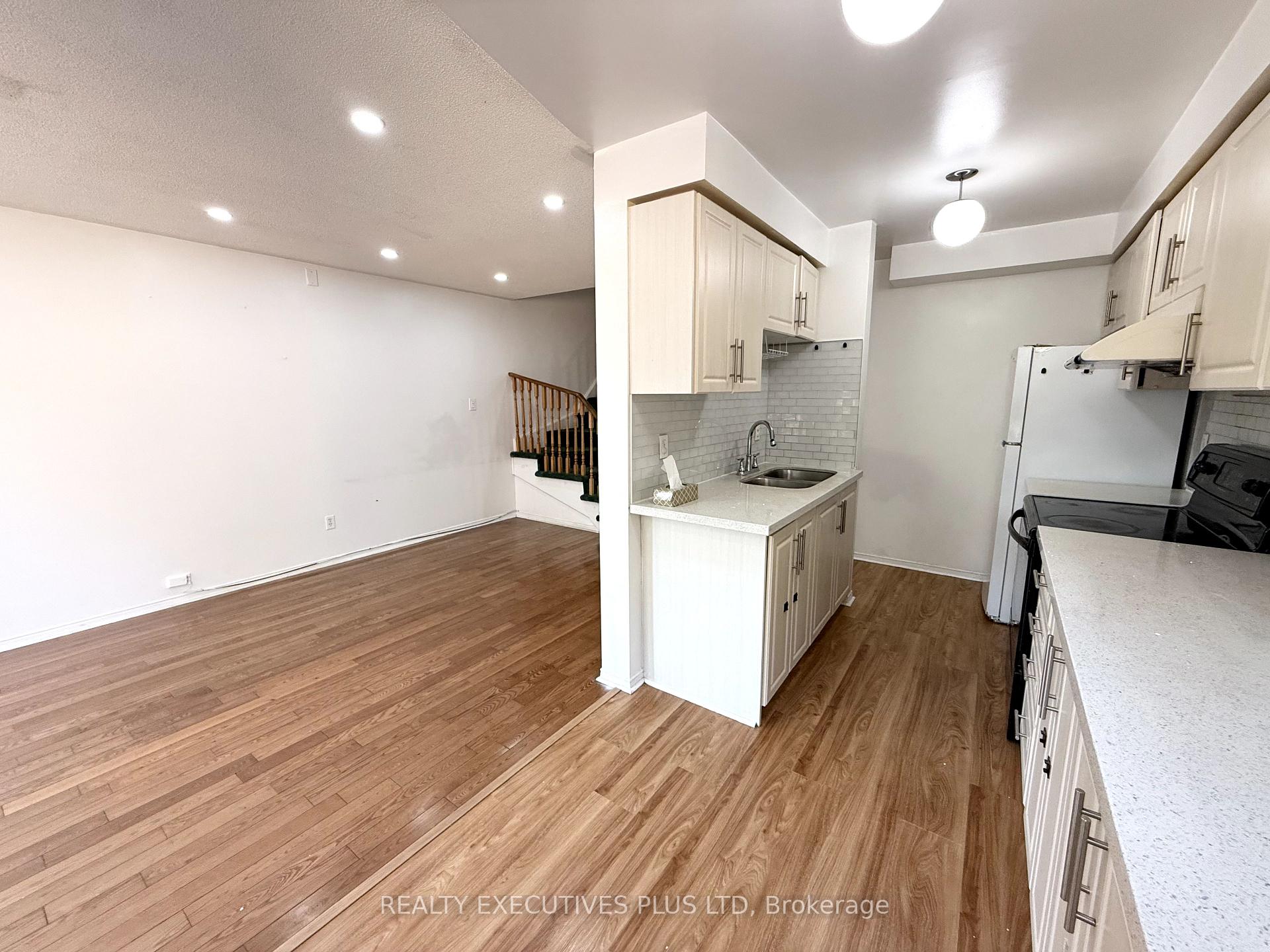 Photo 13 of 55 Ravenscliffe Court, Brampton, Northwood Park — HOMEH
