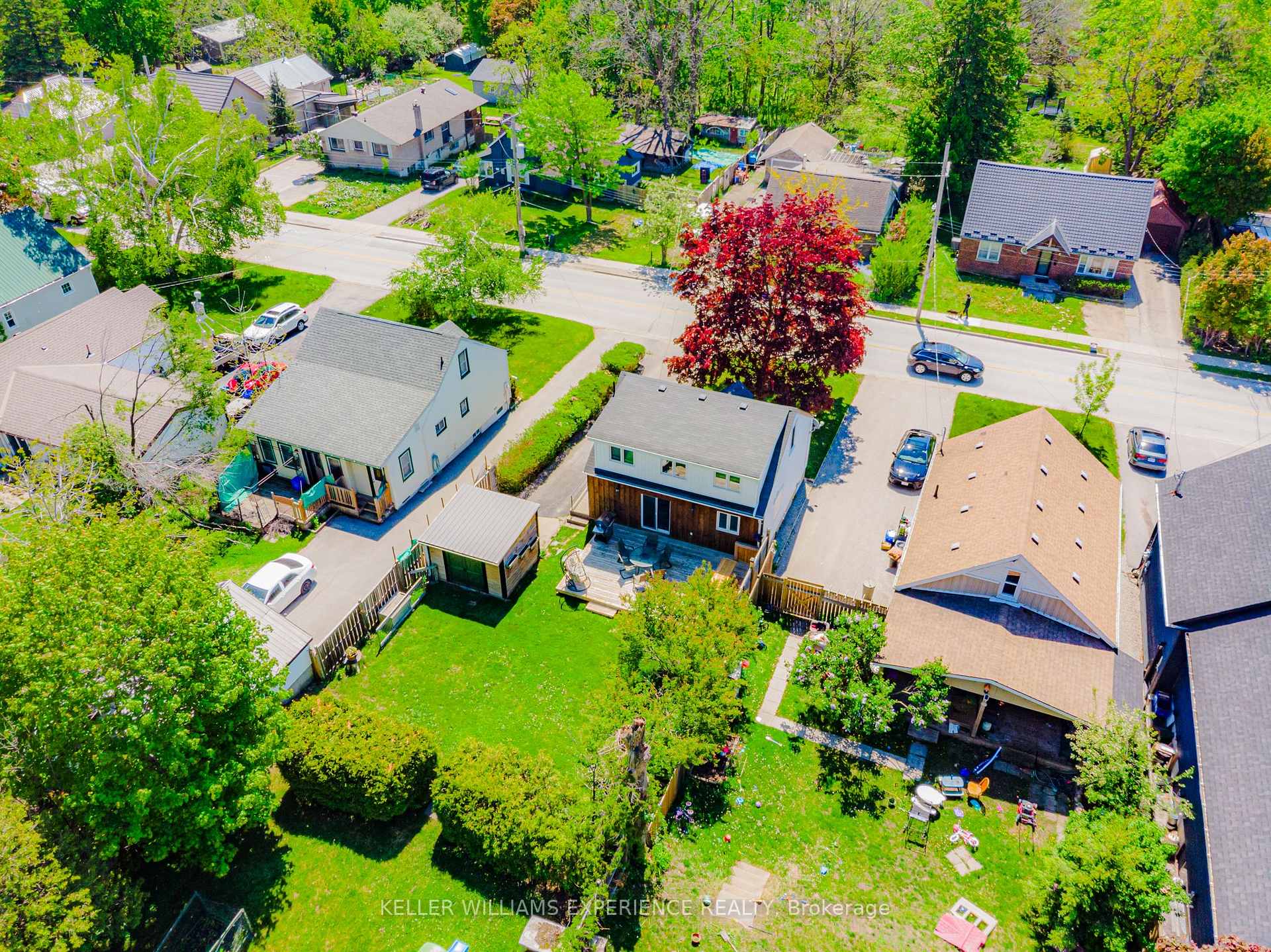 Photo 2 of 46 Grove Street W, Barrie, Queen's Park — HOMEH