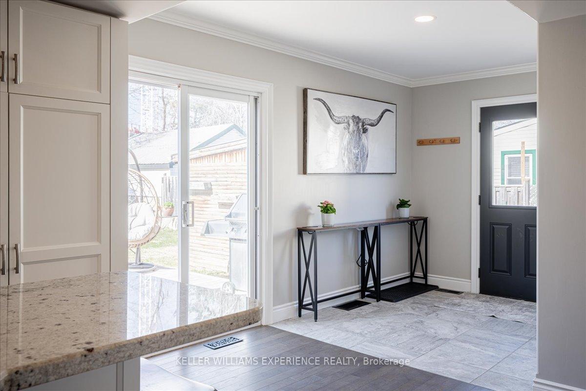 Photo 18 of 46 Grove Street W, Barrie, Queen's Park — HOMEH