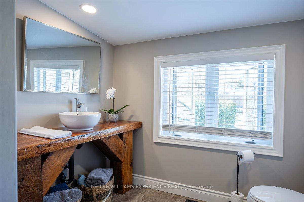 Photo 33 of 46 Grove Street W, Barrie, Queen's Park — HOMEH