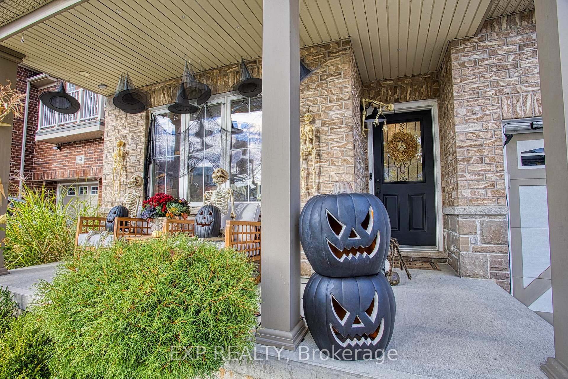 Photo 2 of 265 Montreal Circle, Hamilton, Winona Park — HOMEH