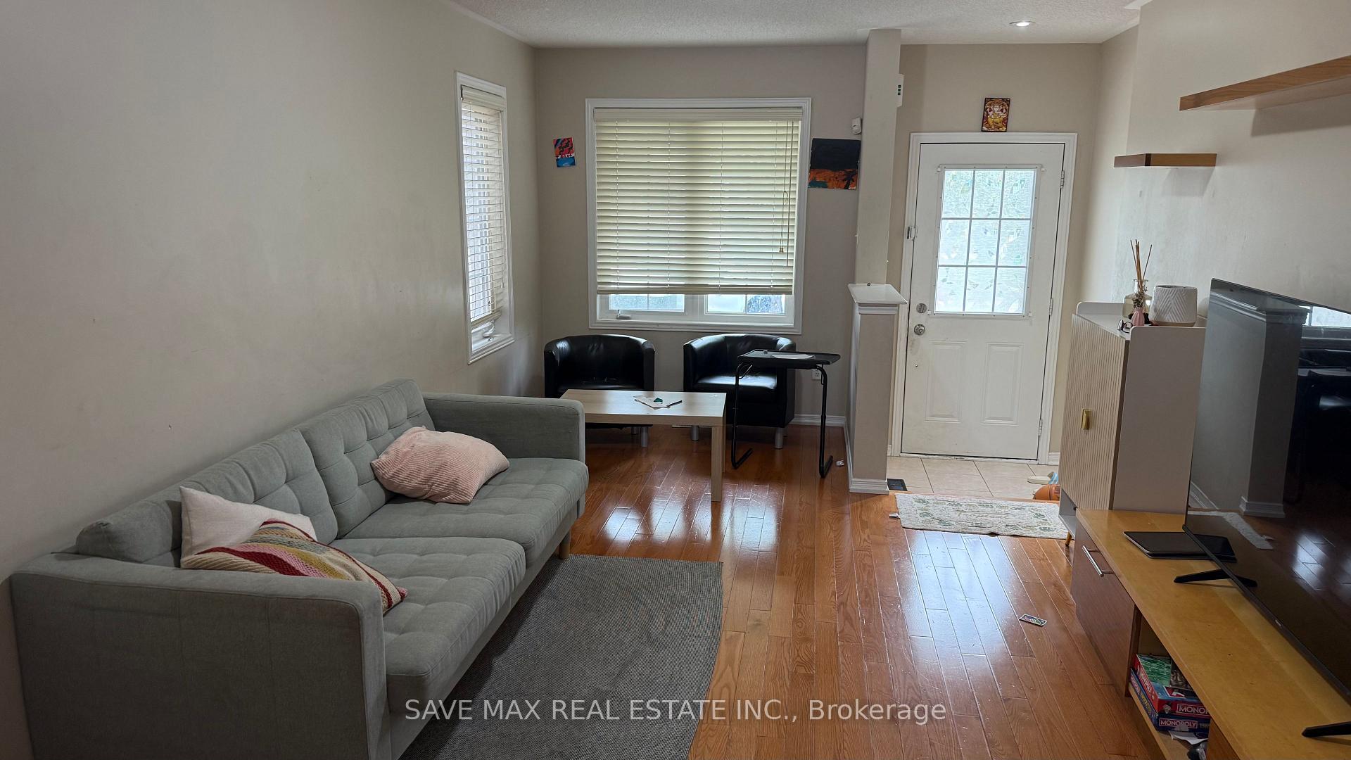 Photo 4 of 98 Sleightholme Crescent, Brampton, Bram East — HOMEH