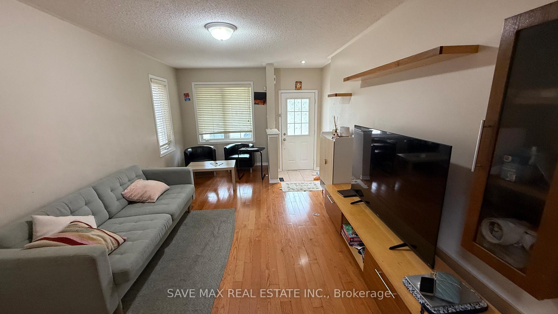 Photo 5 of 98 Sleightholme Crescent, Brampton, Bram East — HOMEH