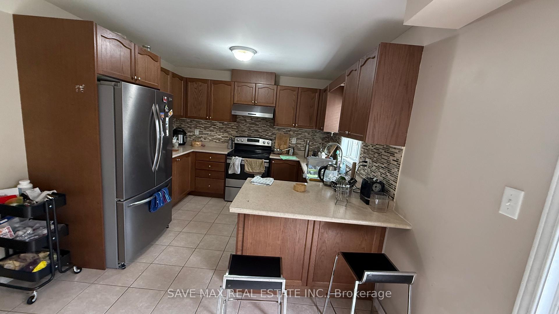Photo 8 of 98 Sleightholme Crescent, Brampton, Bram East — HOMEH