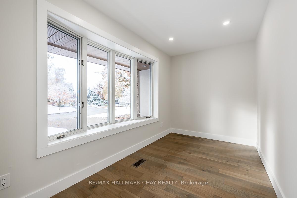 Photo 11 of 16 Garrett Crescent, Barrie, North Shore — HOMEH