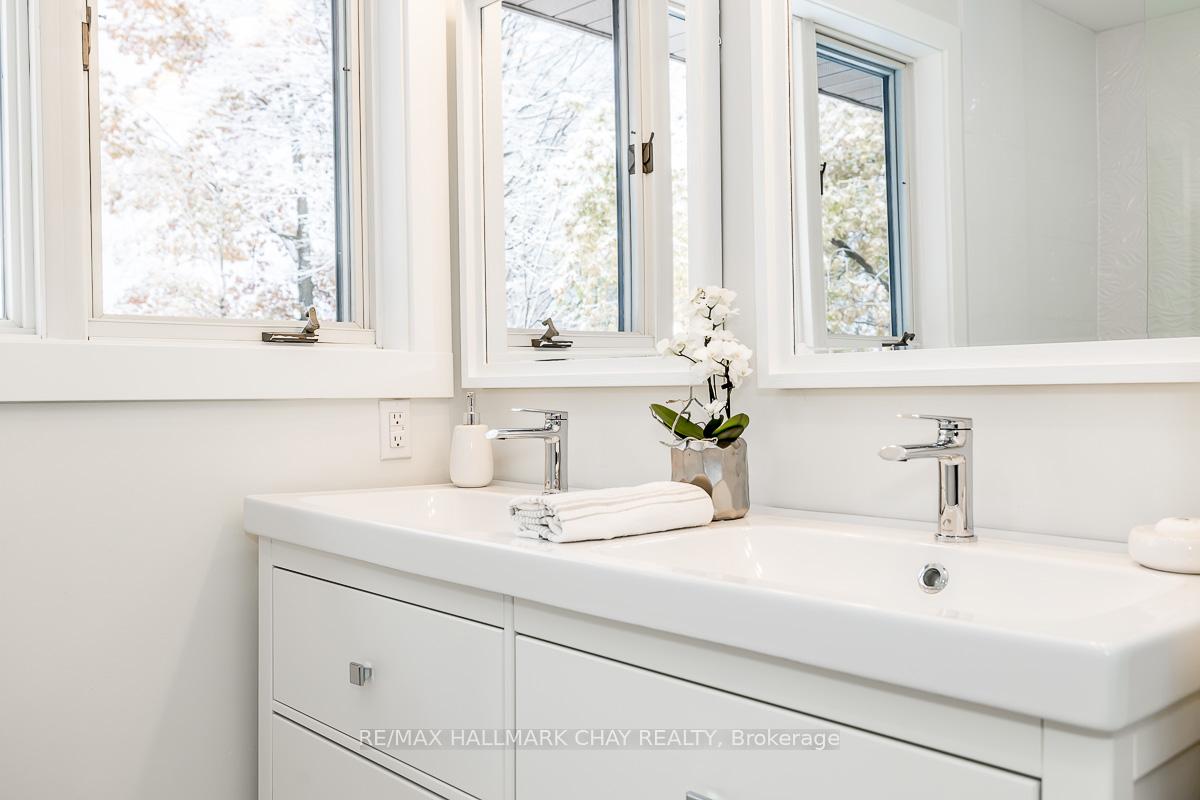 Photo 15 of 16 Garrett Crescent, Barrie, North Shore — HOMEH