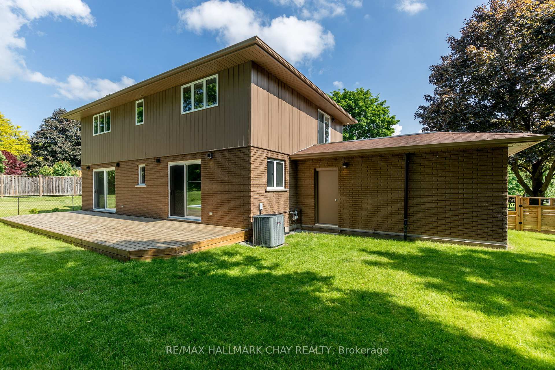 Photo 27 of 16 Garrett Crescent, Barrie, North Shore — HOMEH