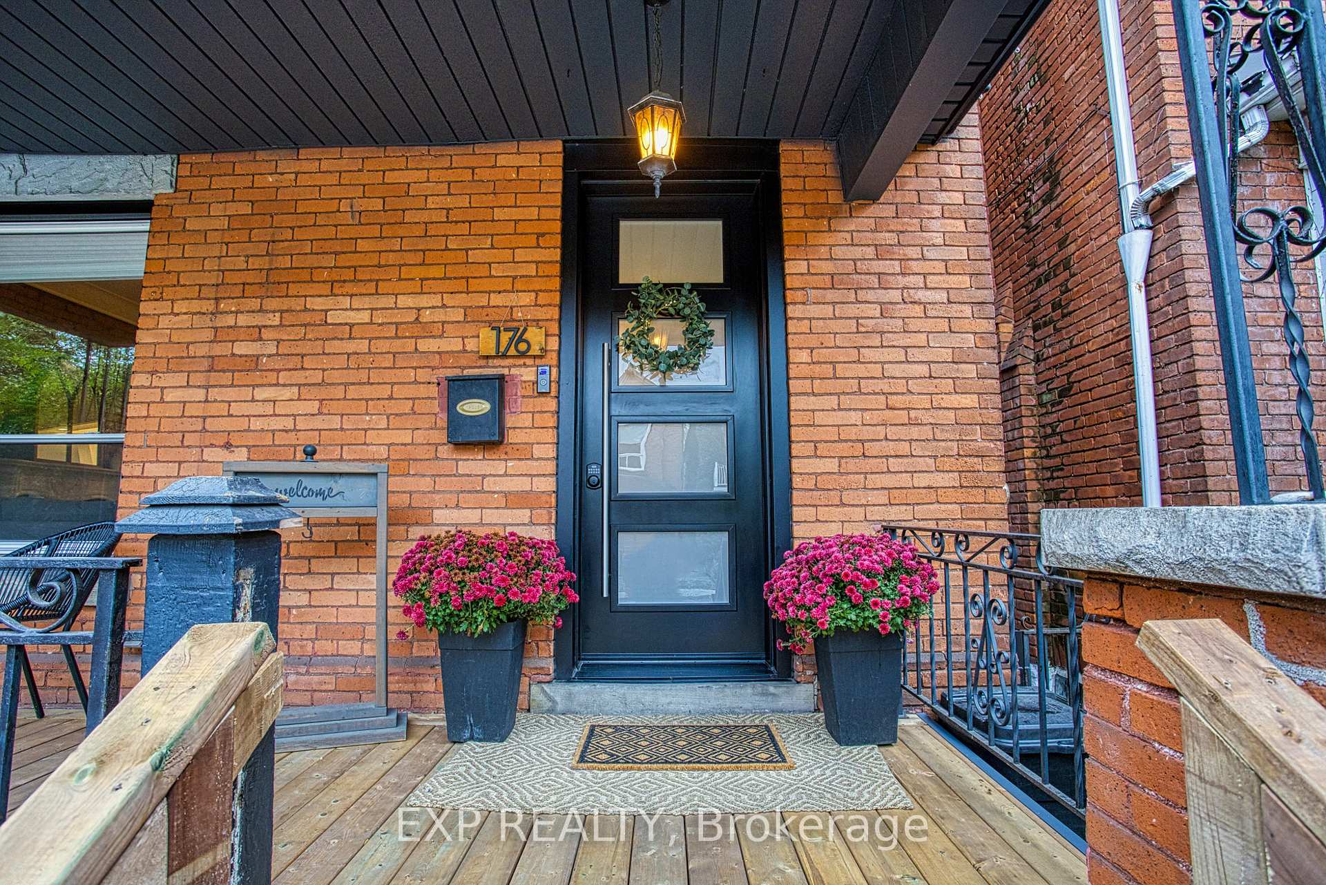 Photo 2 of 176 Emerald Street S, Hamilton, Stinson — HOMEH