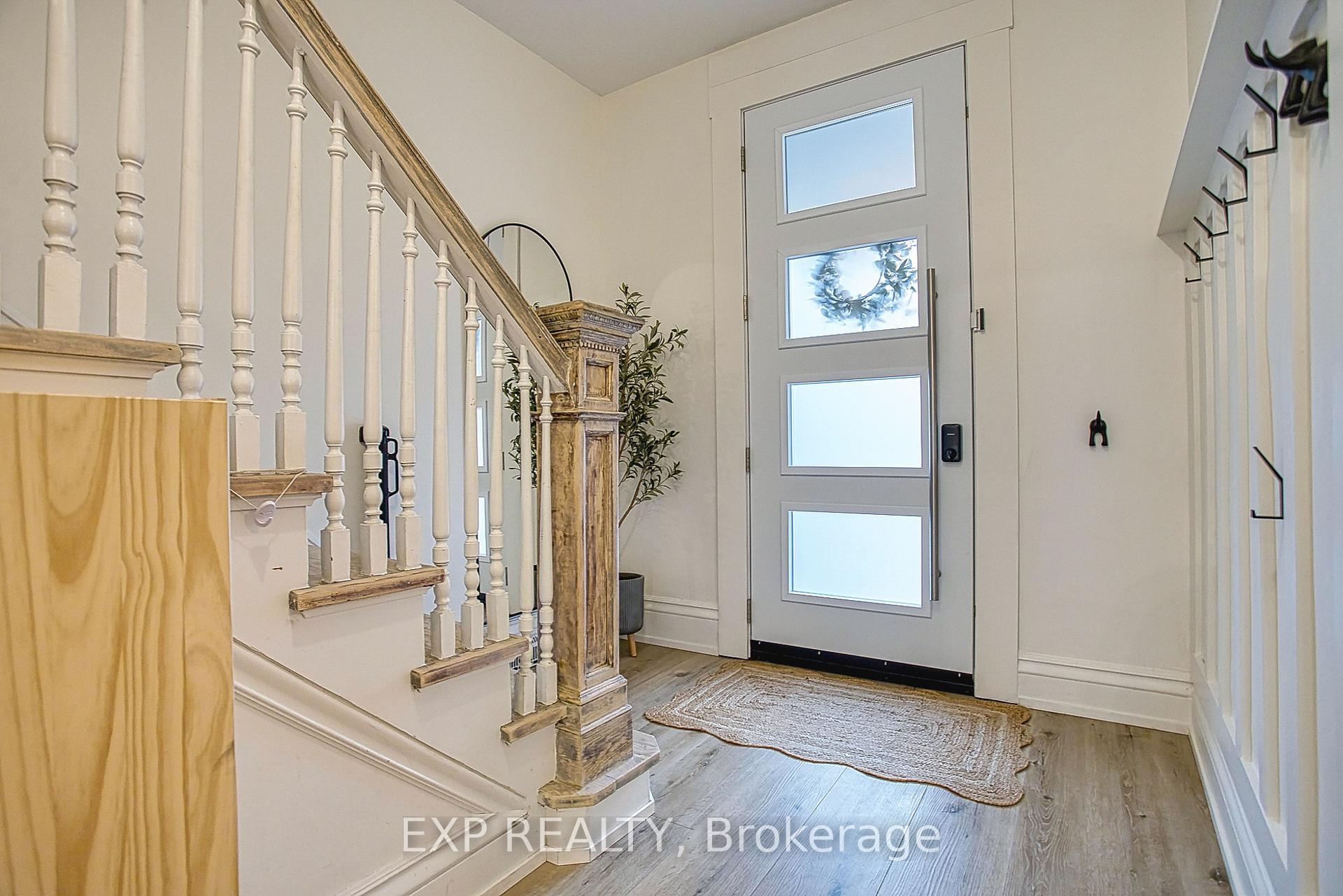 Photo 4 of 176 Emerald Street S, Hamilton, Stinson — HOMEH