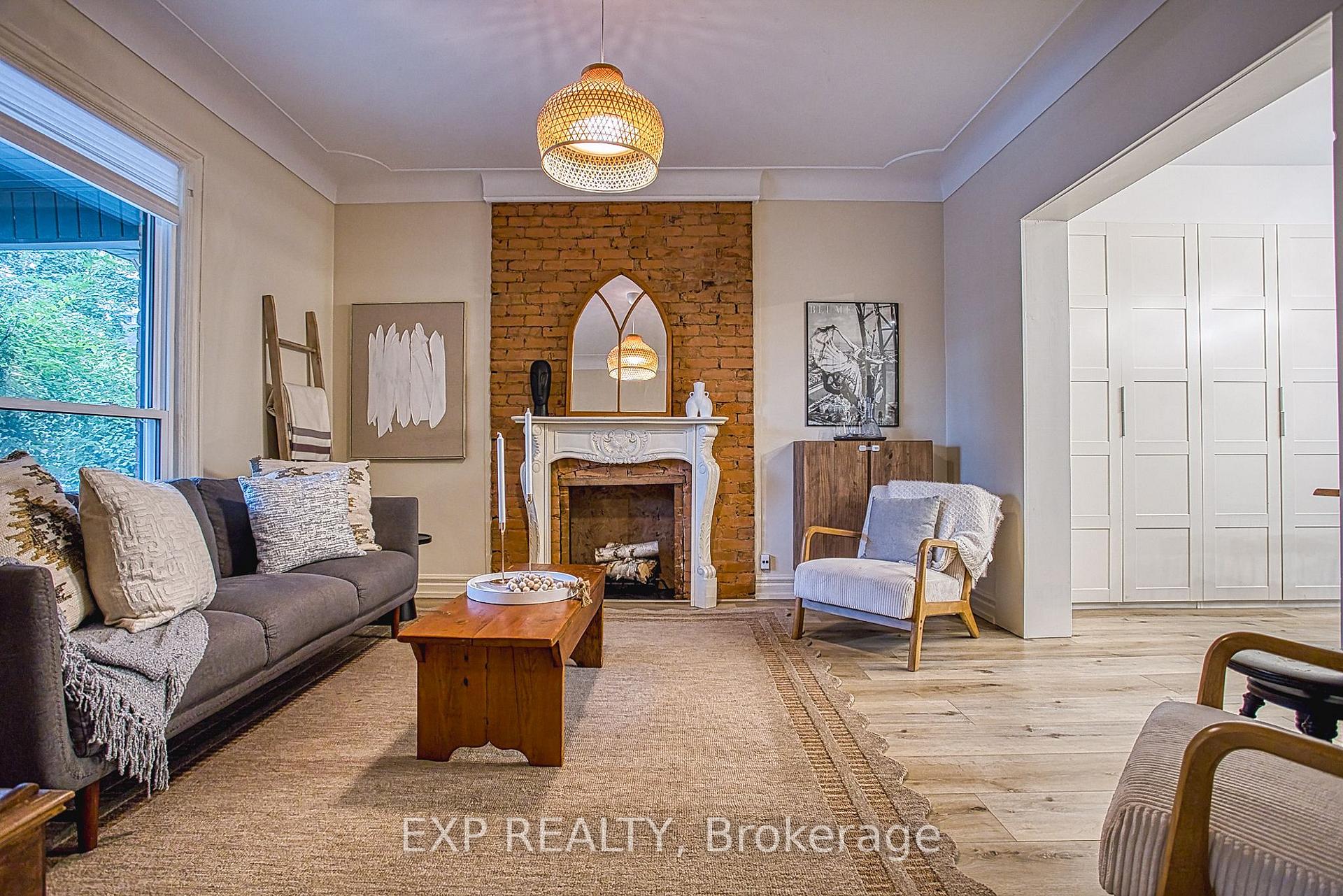 Photo 5 of 176 Emerald Street S, Hamilton, Stinson — HOMEH