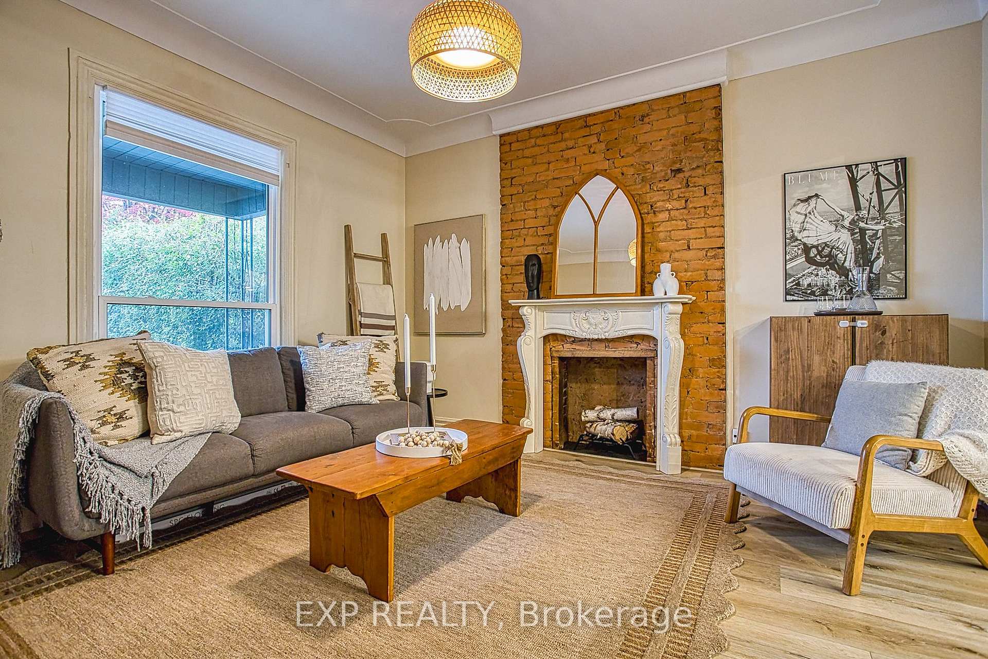 Photo 6 of 176 Emerald Street S, Hamilton, Stinson — HOMEH