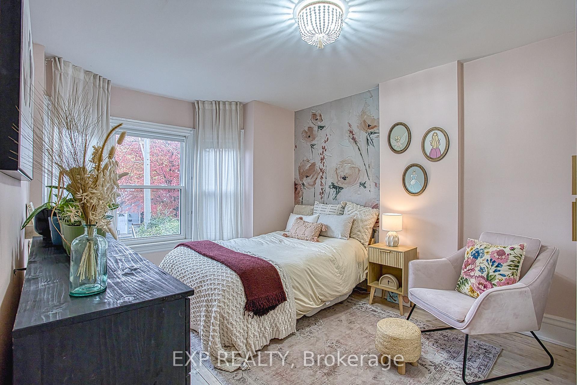 Photo 20 of 176 Emerald Street S, Hamilton, Stinson — HOMEH