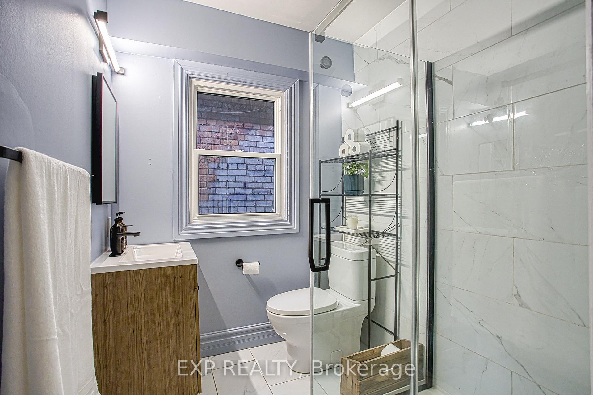 Photo 22 of 176 Emerald Street S, Hamilton, Stinson — HOMEH
