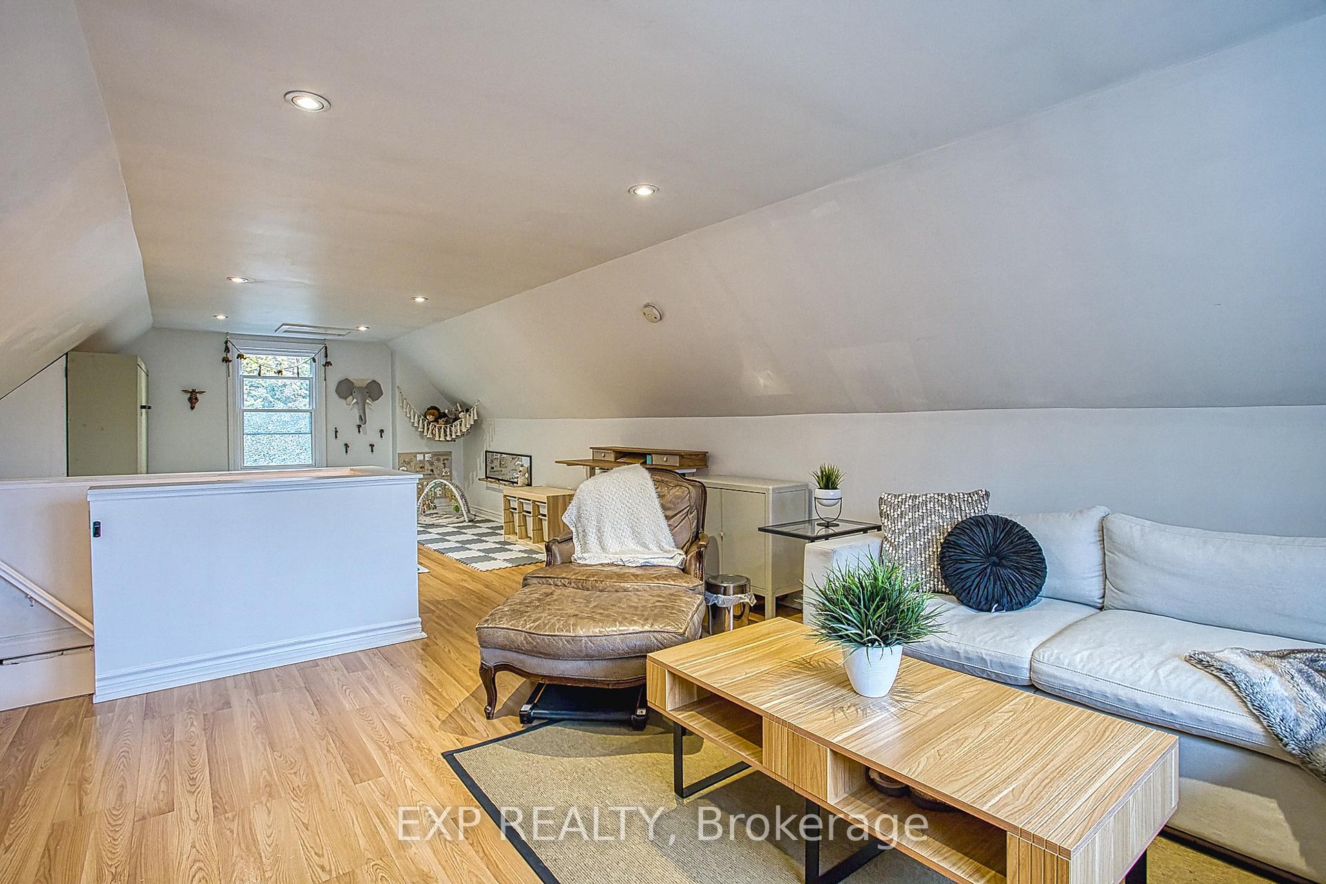 Photo 25 of 176 Emerald Street S, Hamilton, Stinson — HOMEH