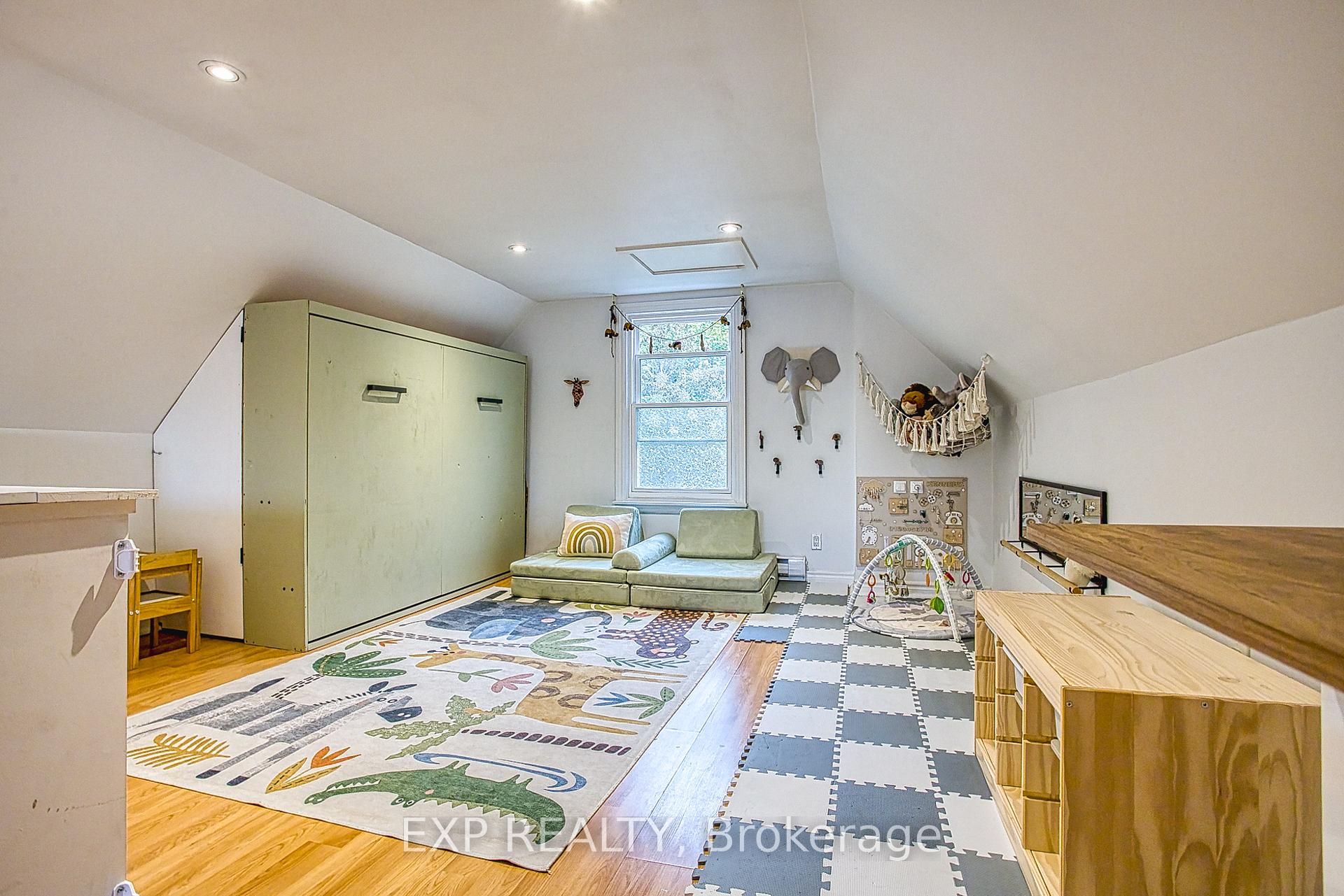 Photo 26 of 176 Emerald Street S, Hamilton, Stinson — HOMEH