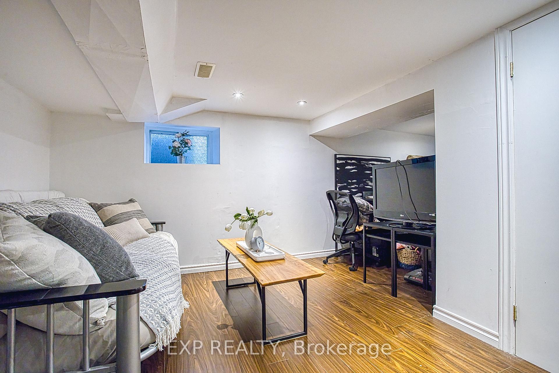 Photo 31 of 176 Emerald Street S, Hamilton, Stinson — HOMEH
