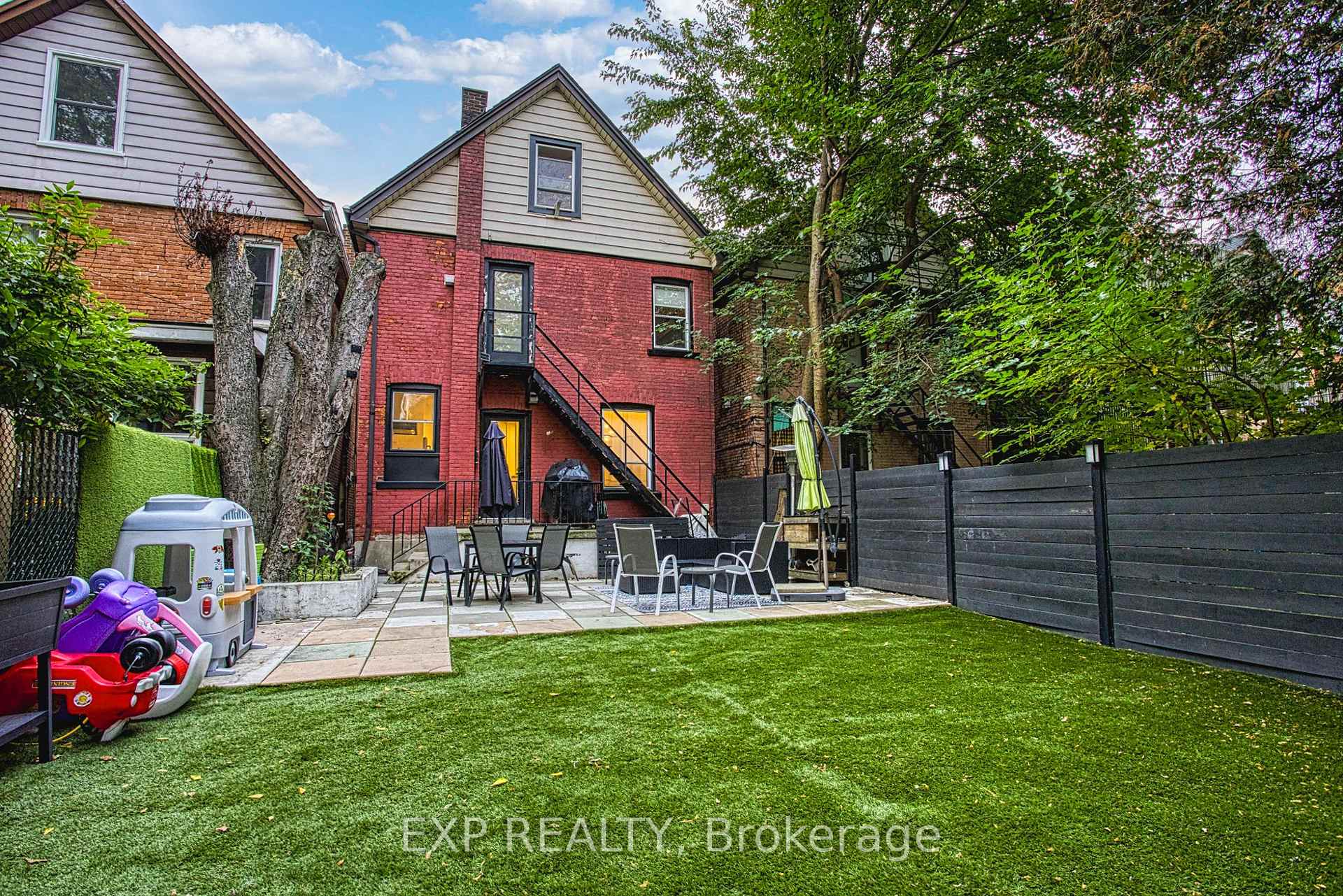 Photo 39 of 176 Emerald Street S, Hamilton, Stinson — HOMEH