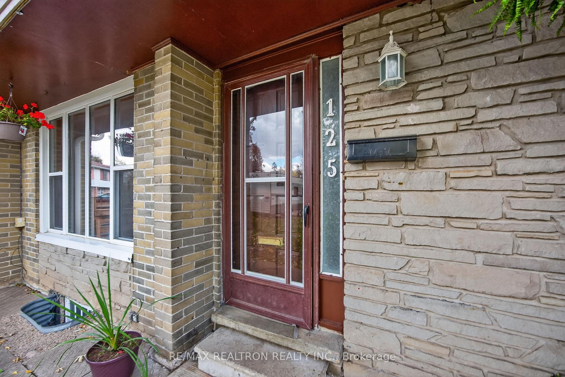 Photo 3 of 125 Daphne Crescent, Barrie, Cundles East — HOMEH