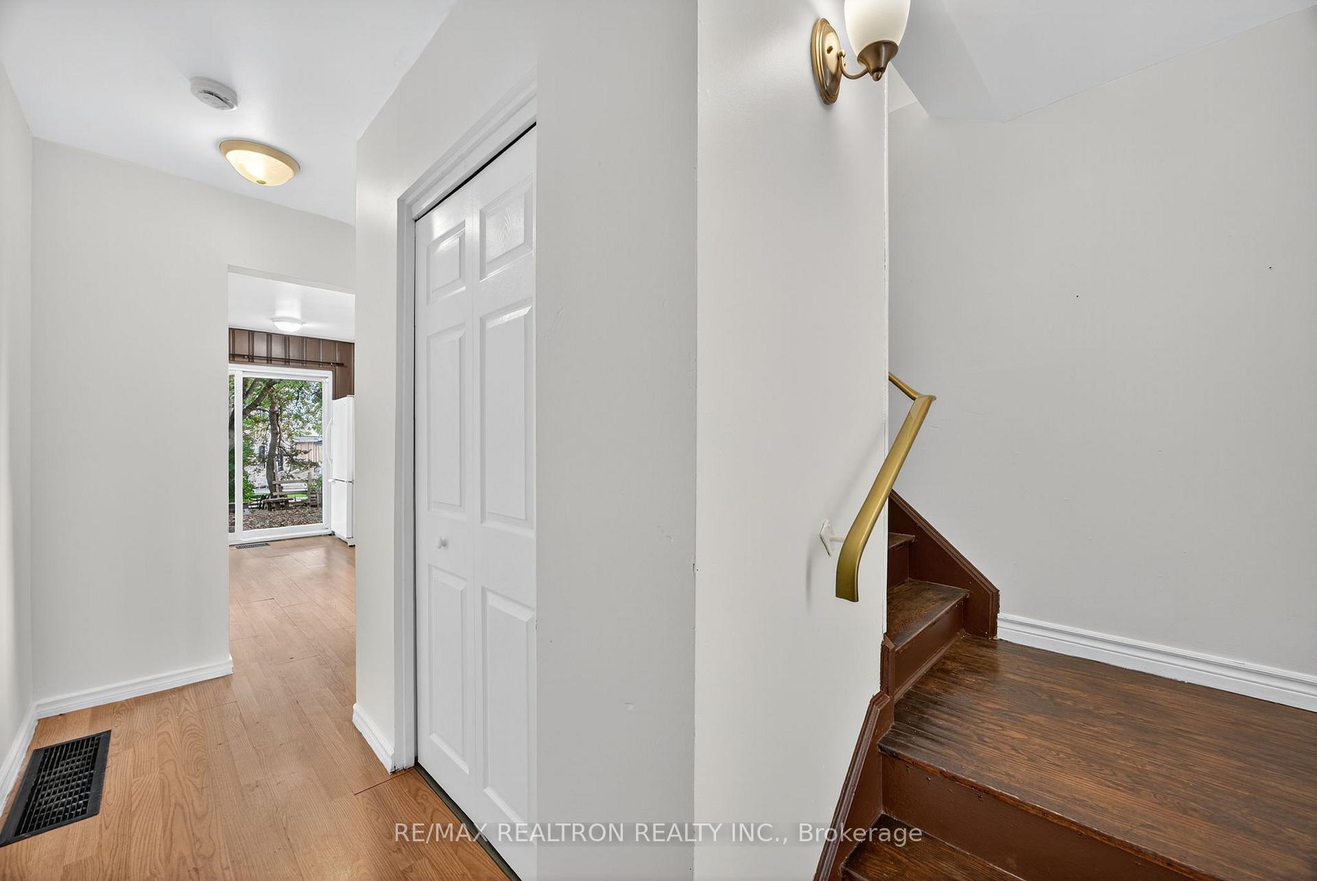 Photo 2 of 125 Daphne Crescent, Barrie, Cundles East — HOMEH