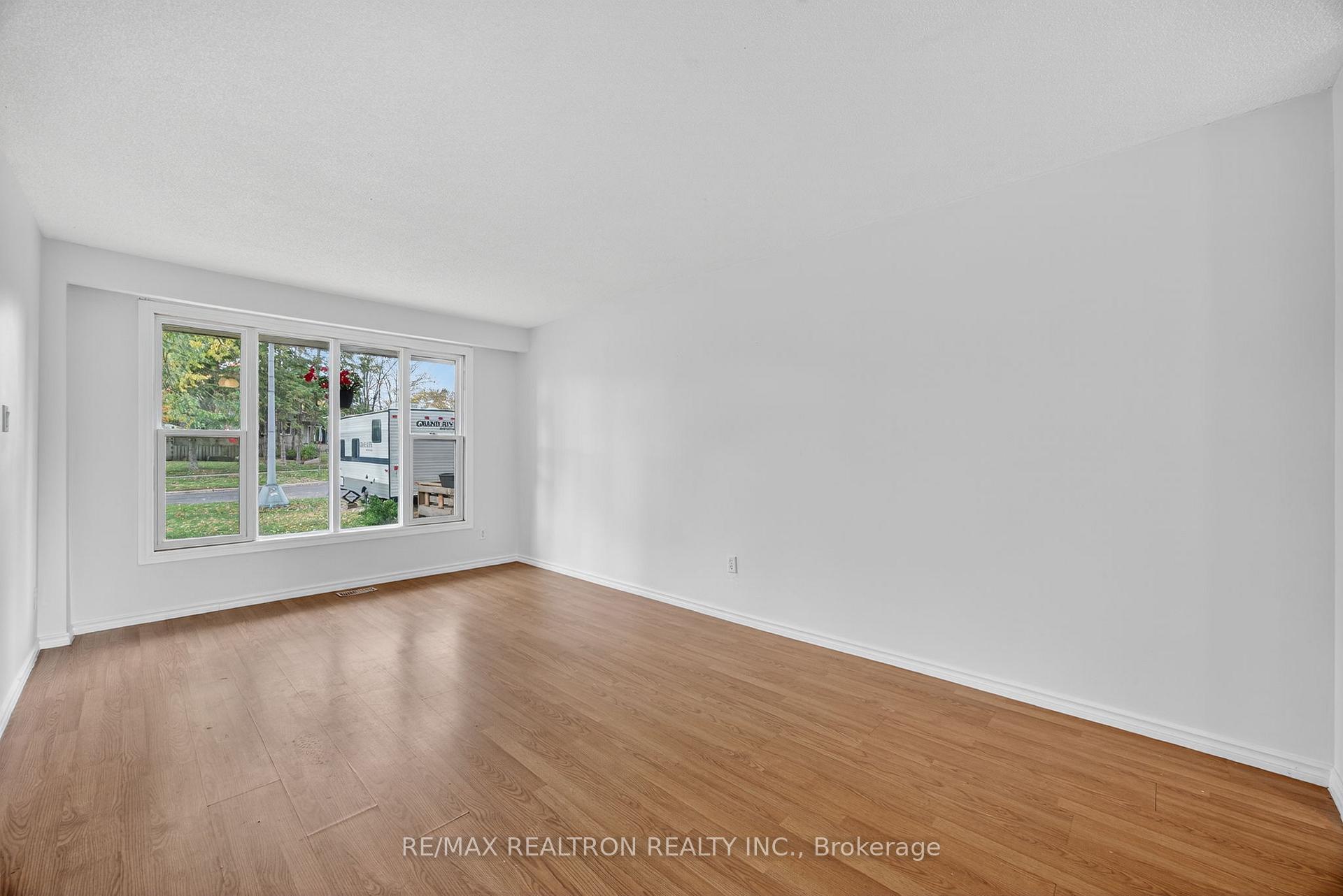 Photo 4 of 125 Daphne Crescent, Barrie, Cundles East — HOMEH