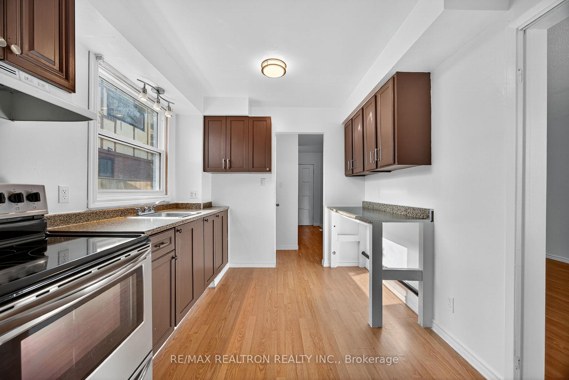 Photo 14 of 125 Daphne Crescent, Barrie, Cundles East — HOMEH