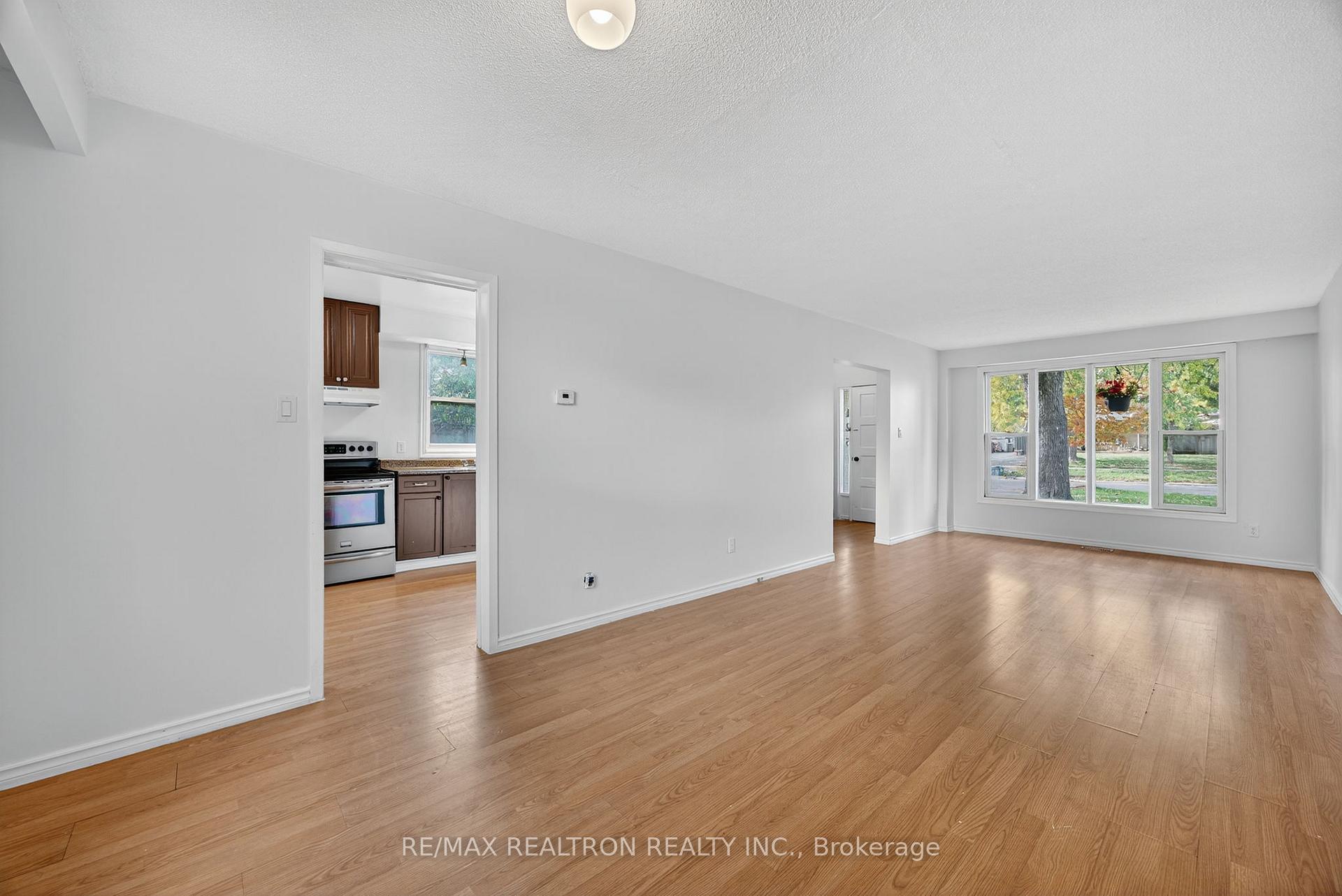 Photo 19 of 125 Daphne Crescent, Barrie, Cundles East — HOMEH