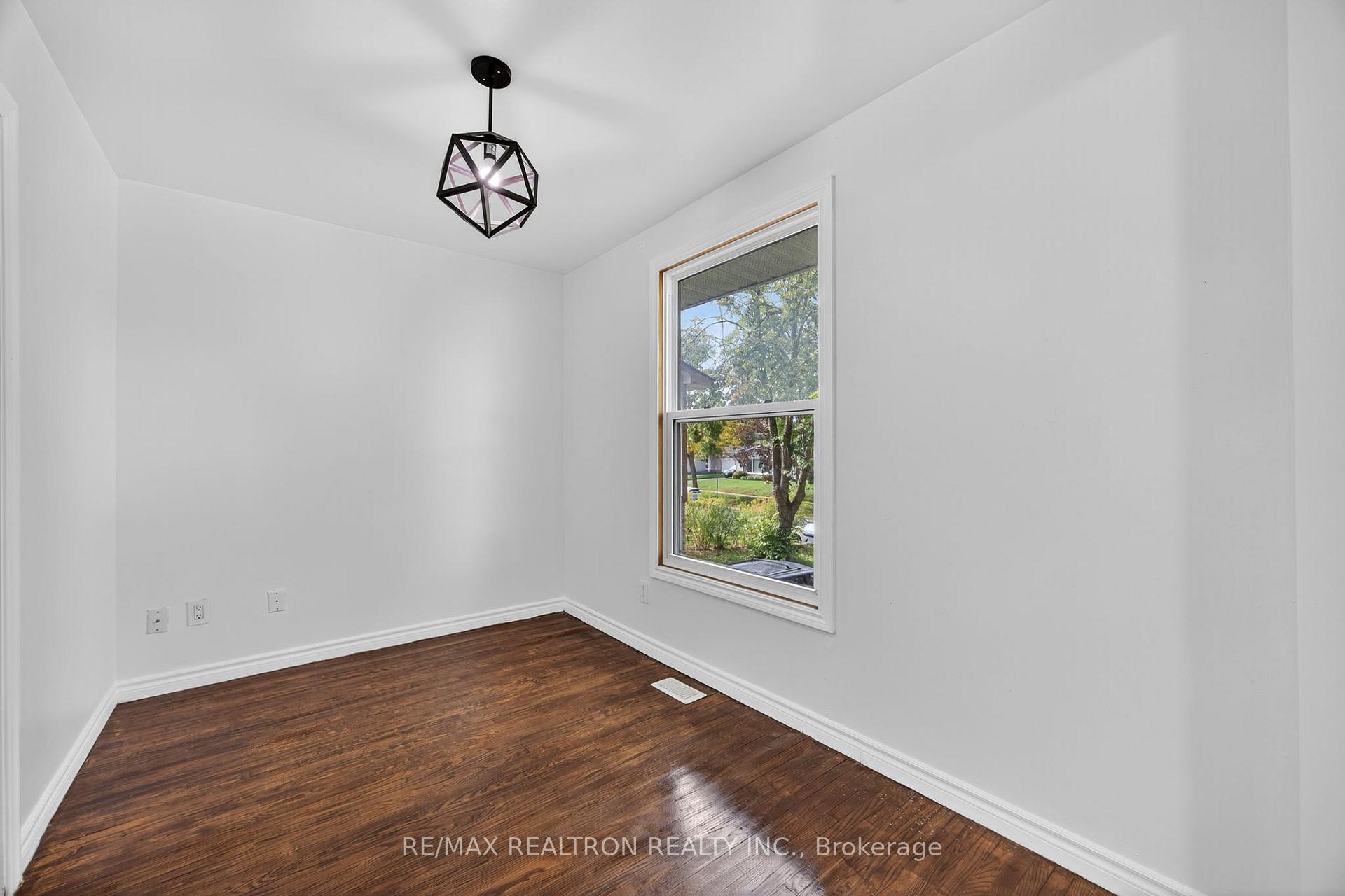 Photo 23 of 125 Daphne Crescent, Barrie, Cundles East — HOMEH
