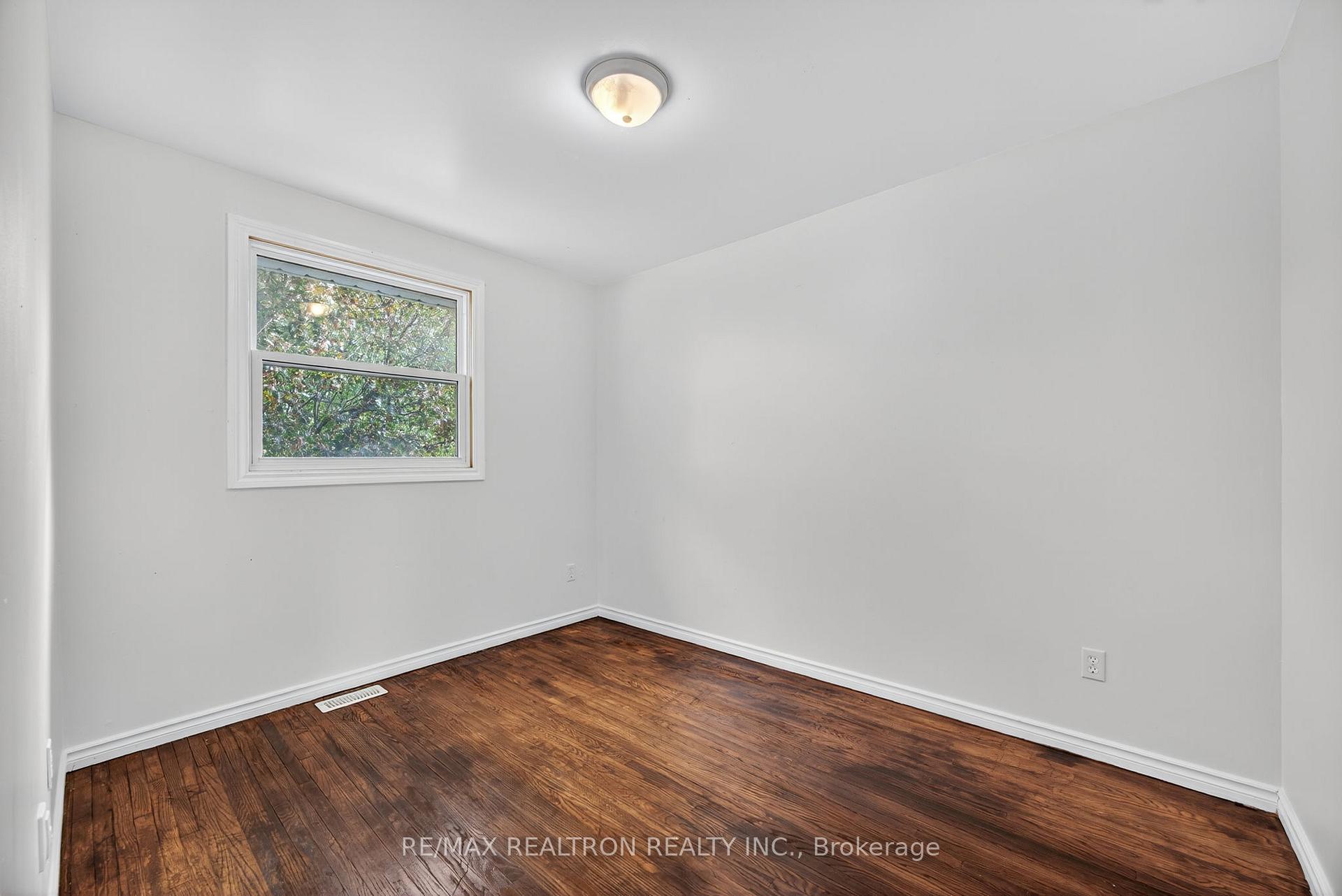 Photo 33 of 125 Daphne Crescent, Barrie, Cundles East — HOMEH