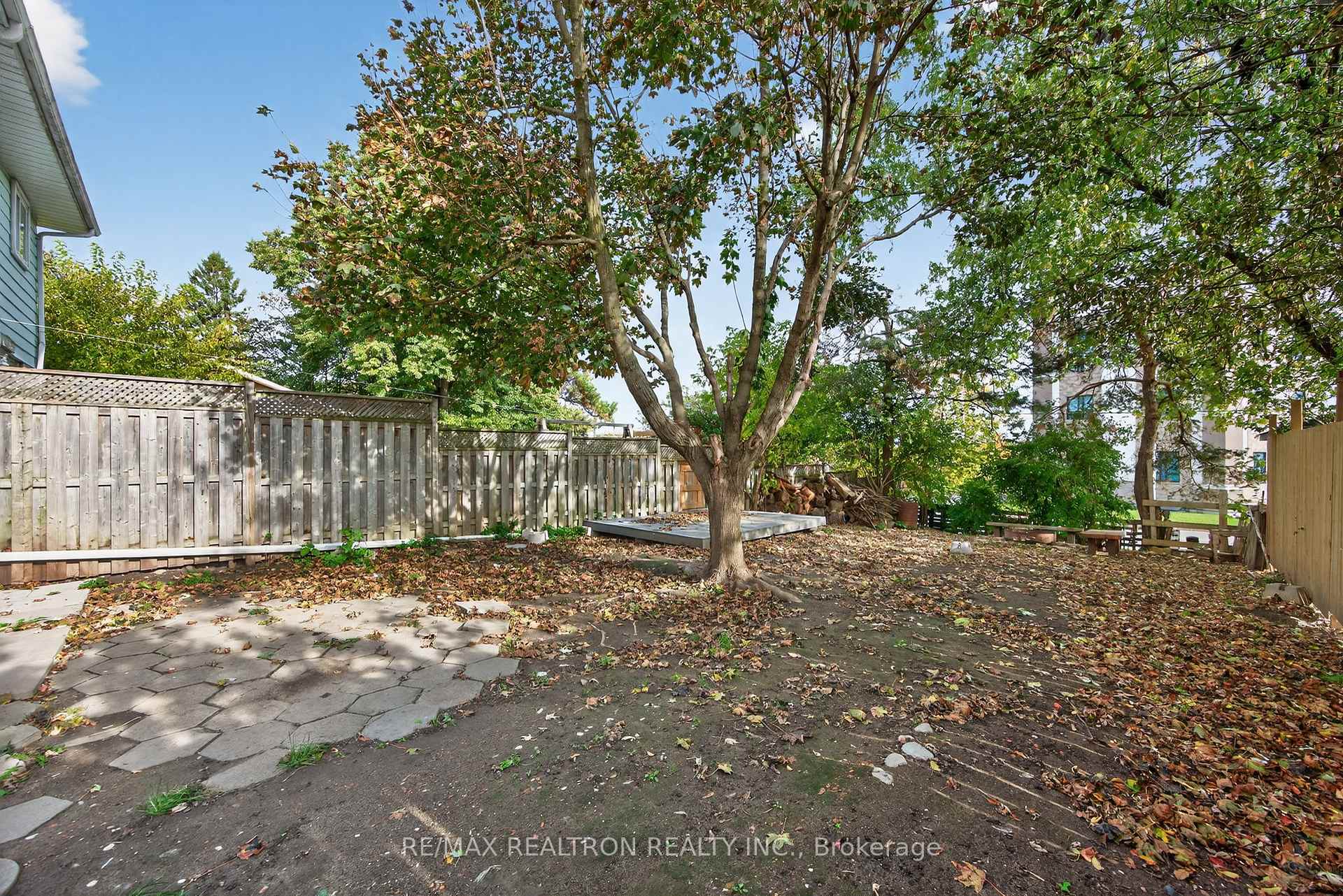 Photo 34 of 125 Daphne Crescent, Barrie, Cundles East — HOMEH