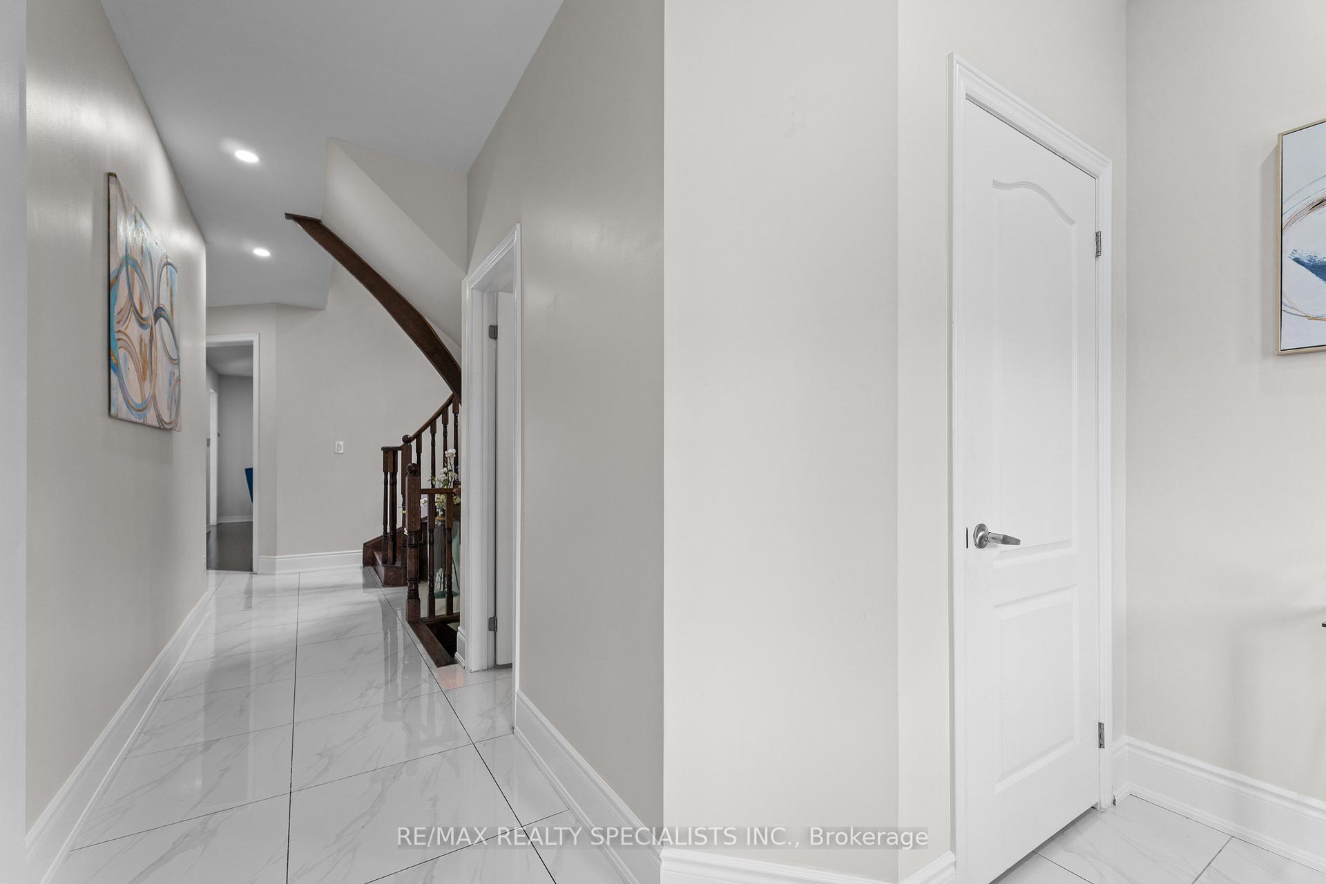 Photo 28 of 60 Vanwood Crescent, Brampton, Vales of Castlemore — HOMEH