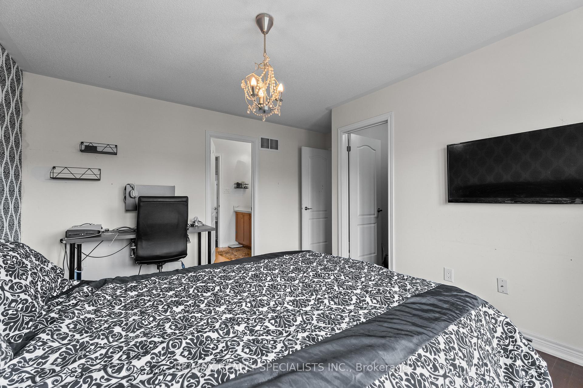 Photo 21 of 60 Vanwood Crescent, Brampton, Vales of Castlemore — HOMEH