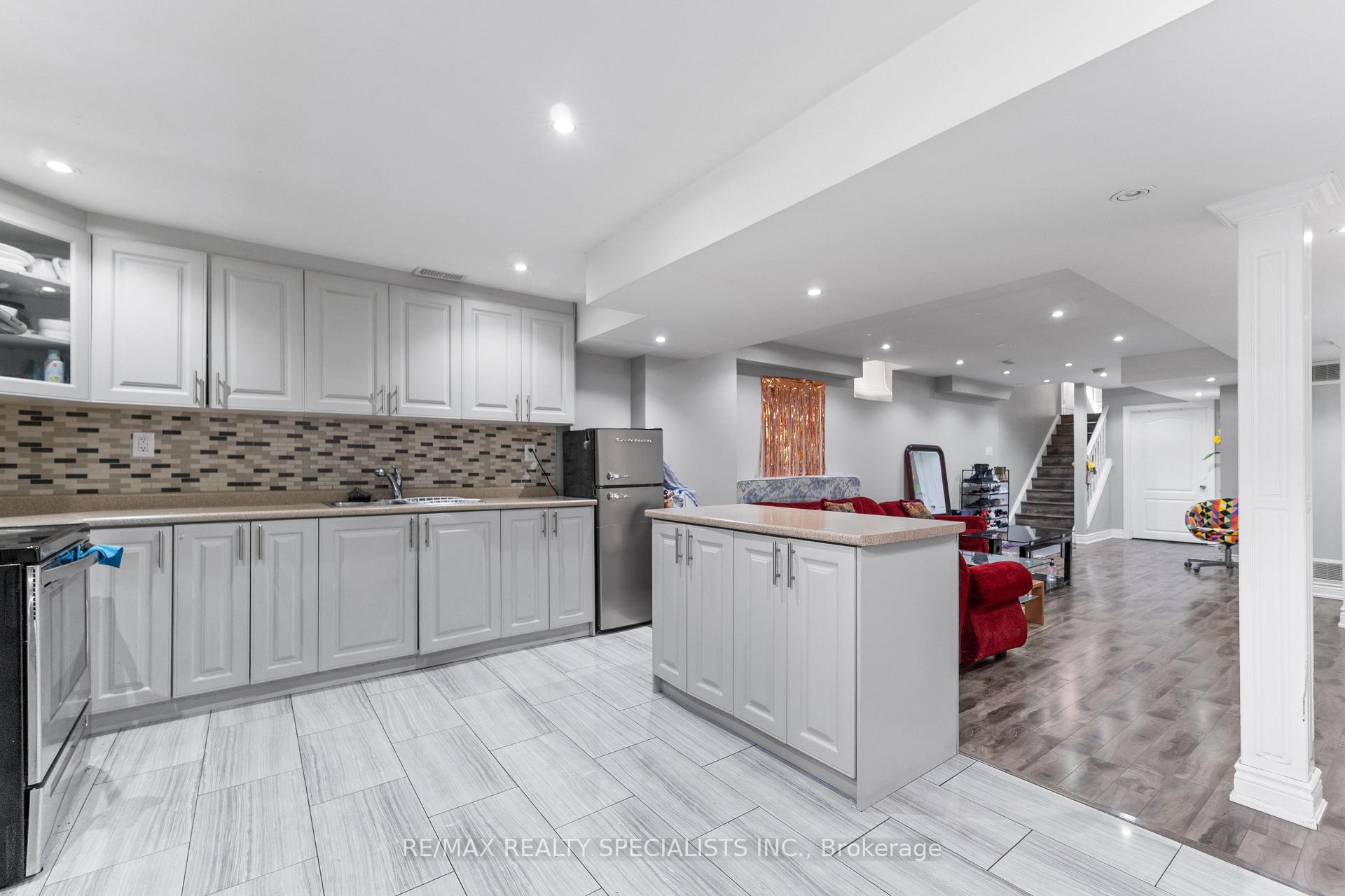 Photo 25 of 60 Vanwood Crescent, Brampton, Vales of Castlemore — HOMEH