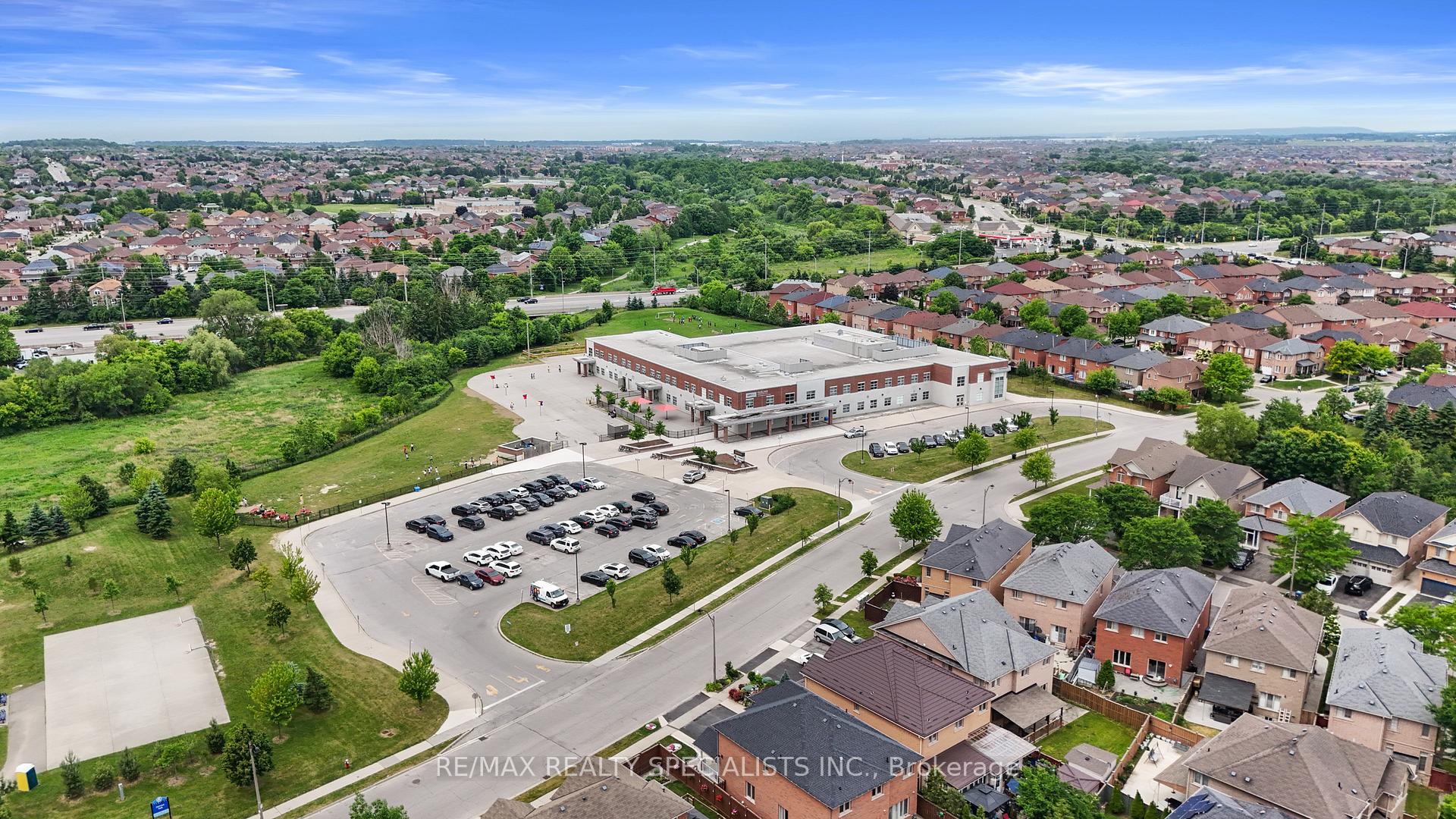Photo 29 of 60 Vanwood Crescent, Brampton, Vales of Castlemore — HOMEH