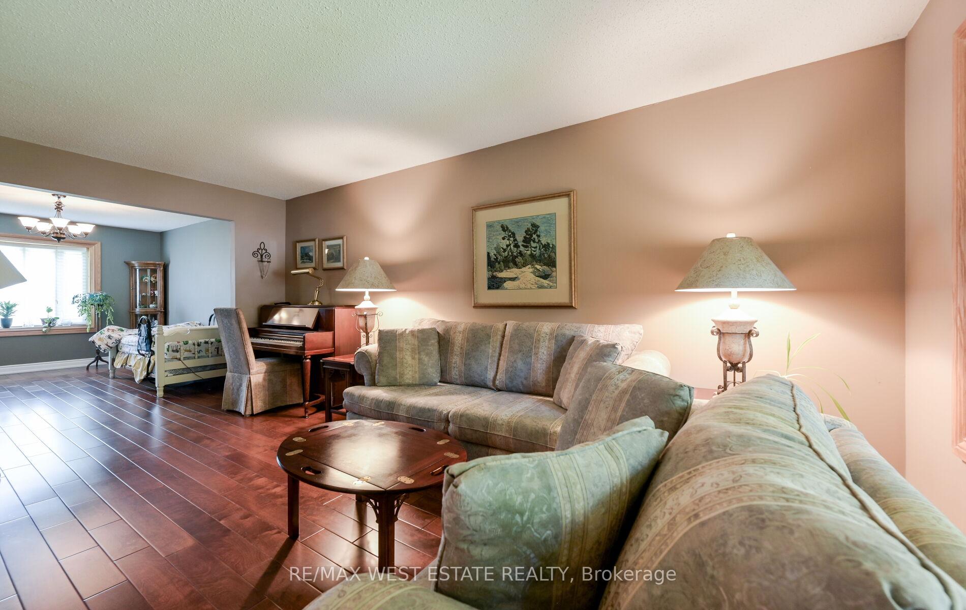 Photo 5 of 237 Vodden Street W, Brampton, Brampton West — HOMEH