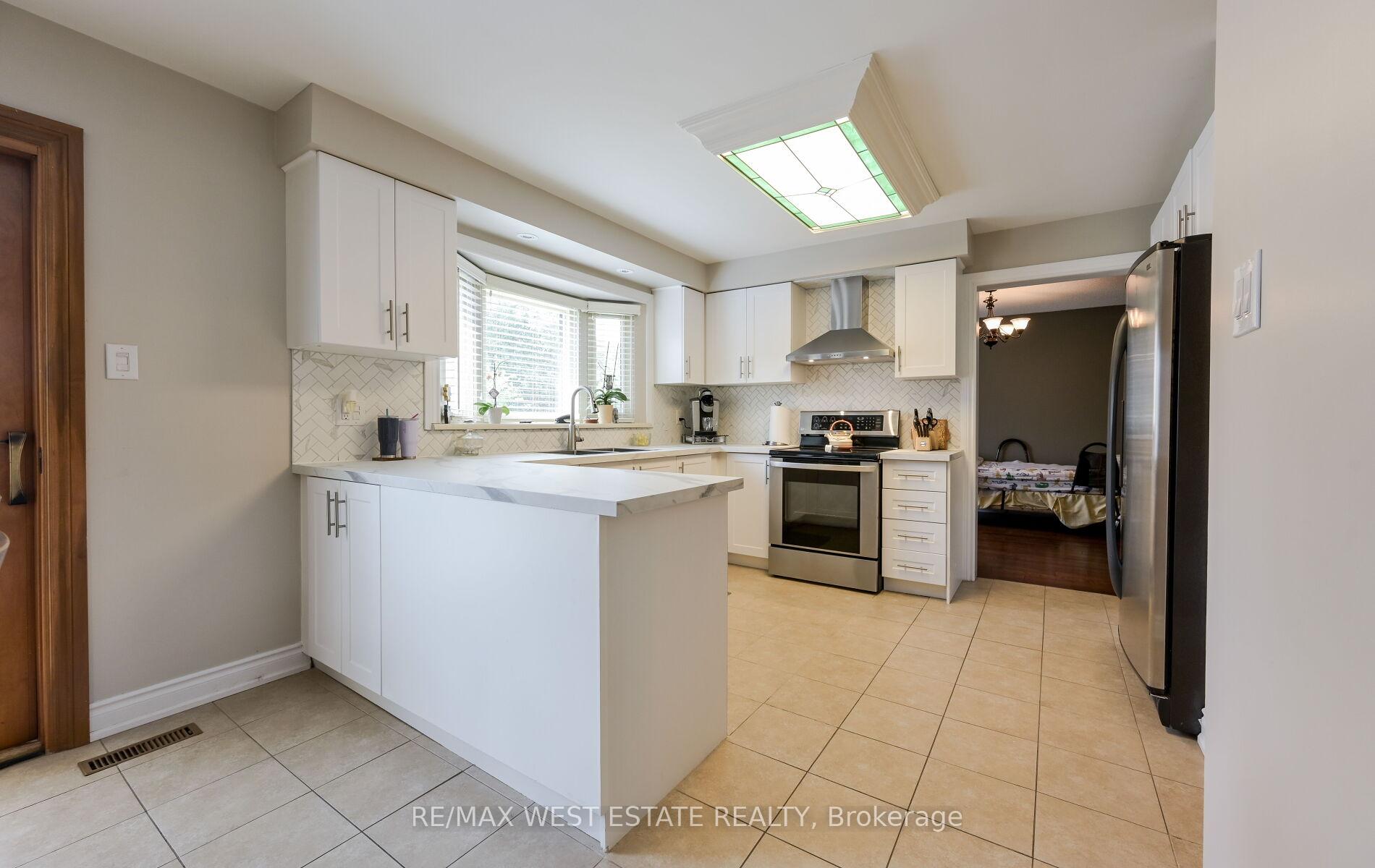 Photo 10 of 237 Vodden Street W, Brampton, Brampton West — HOMEH