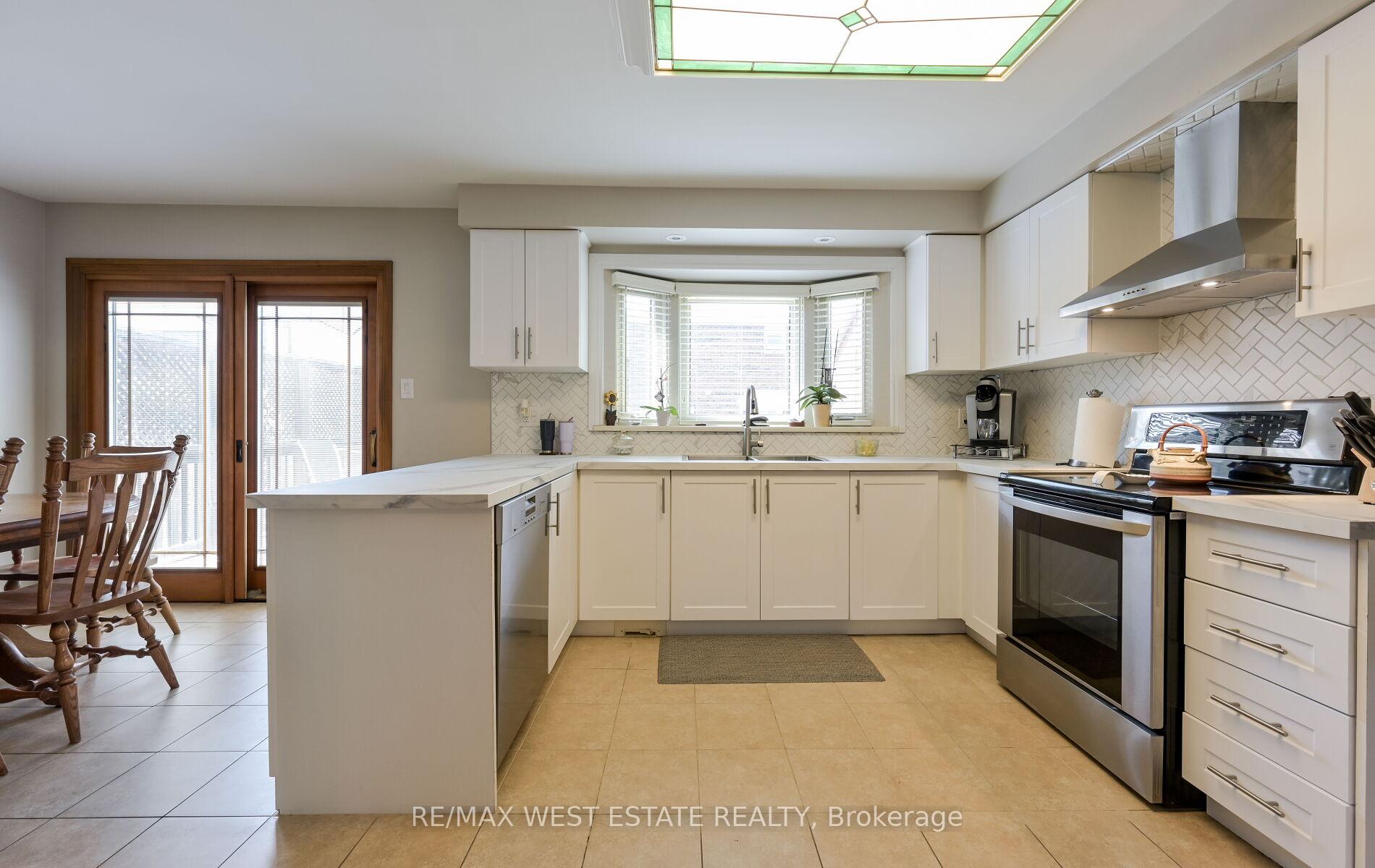 Photo 11 of 237 Vodden Street W, Brampton, Brampton West — HOMEH