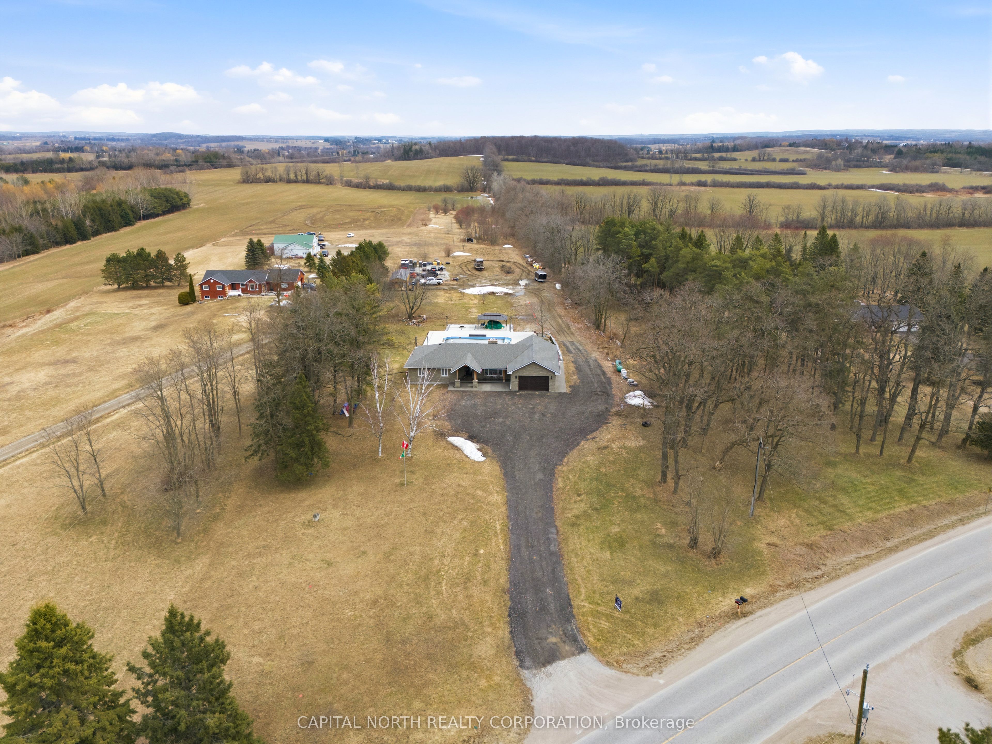 Photo 2 of 1997 15th Sideroad, New Tecumseth, Rural New Tecumseth — HOMEH