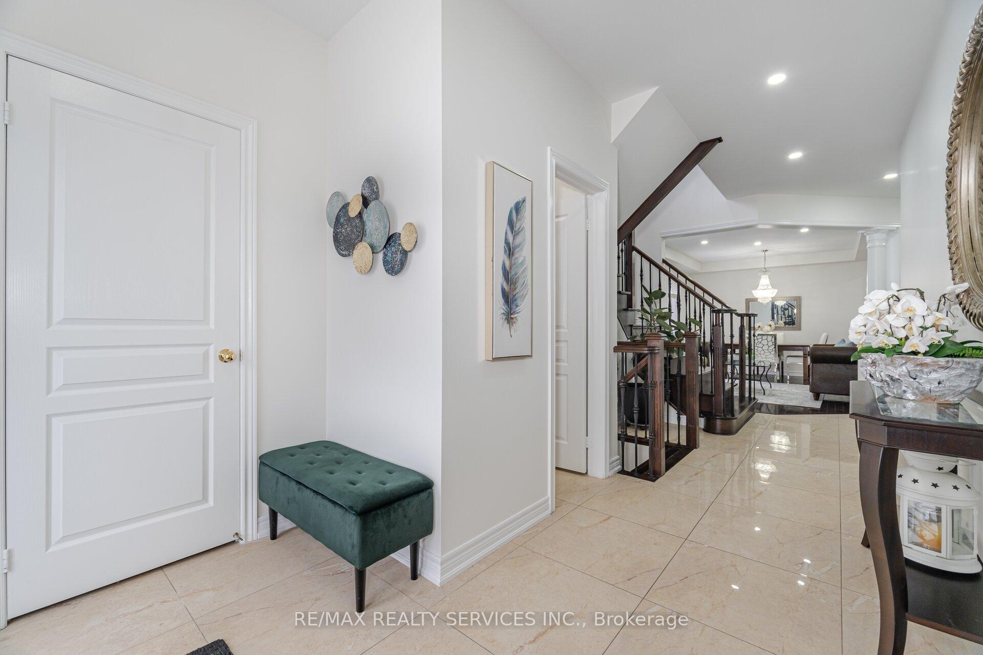 Photo 10 of 71 Vanderpool Crescent, Brampton, Bram East — HOMEH