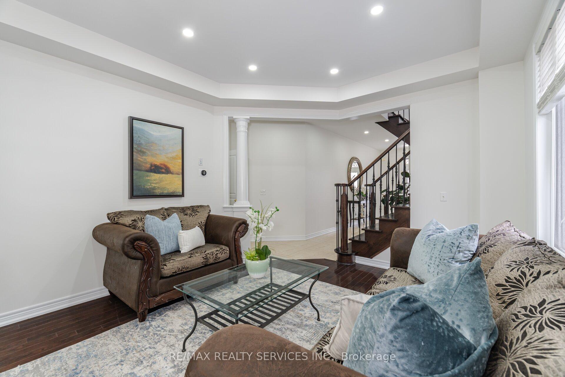 Photo 14 of 71 Vanderpool Crescent, Brampton, Bram East — HOMEH