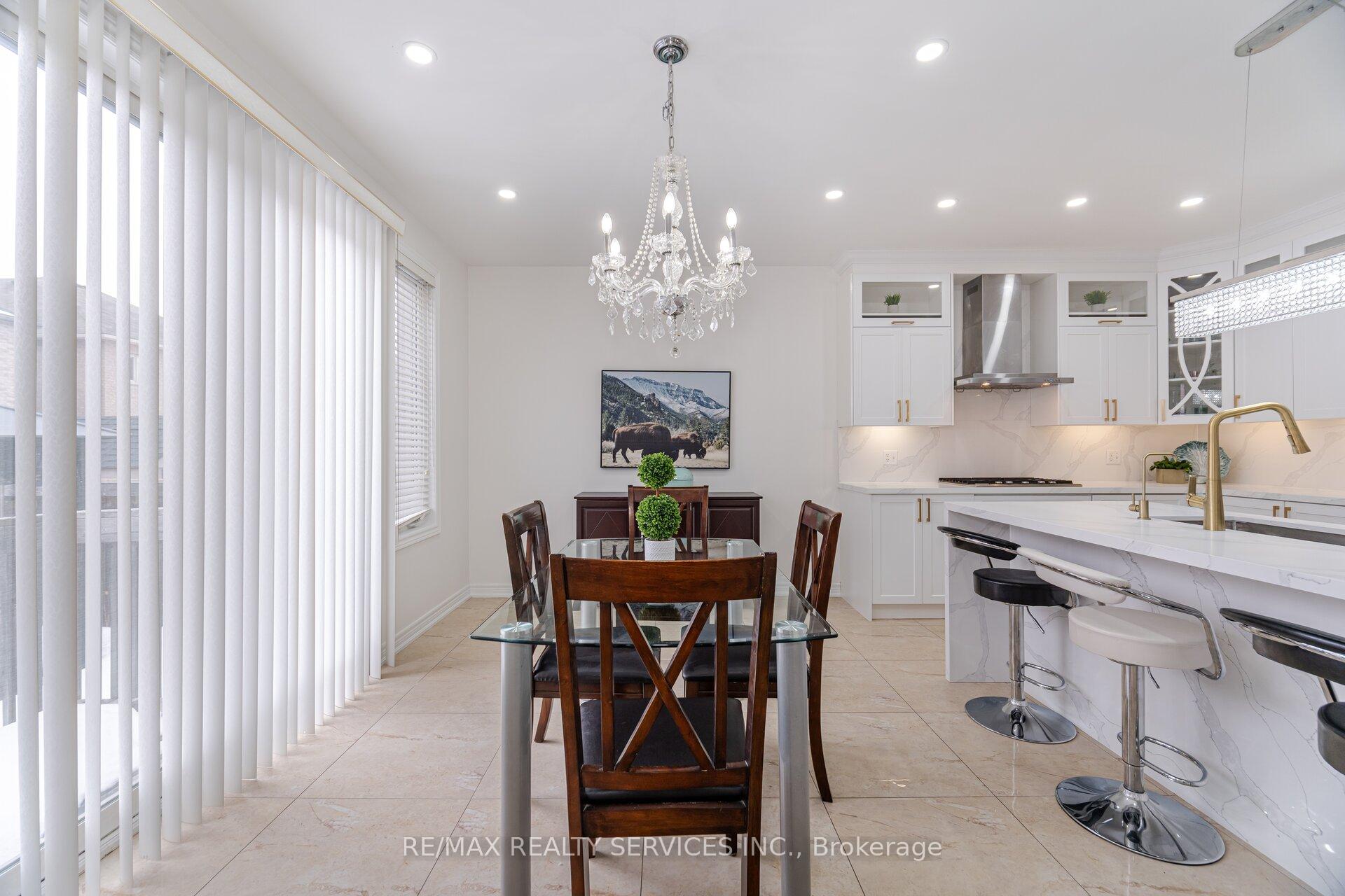 Photo 12 of 71 Vanderpool Crescent, Brampton, Bram East — HOMEH