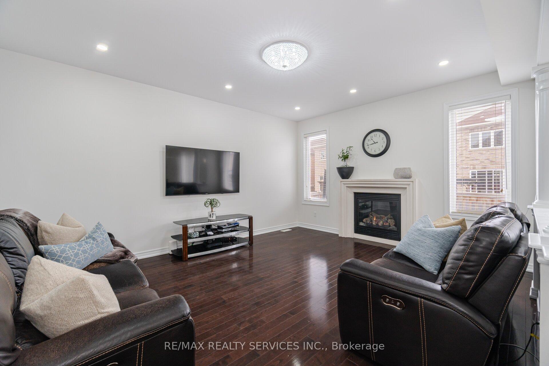 Photo 42 of 71 Vanderpool Crescent, Brampton, Bram East — HOMEH