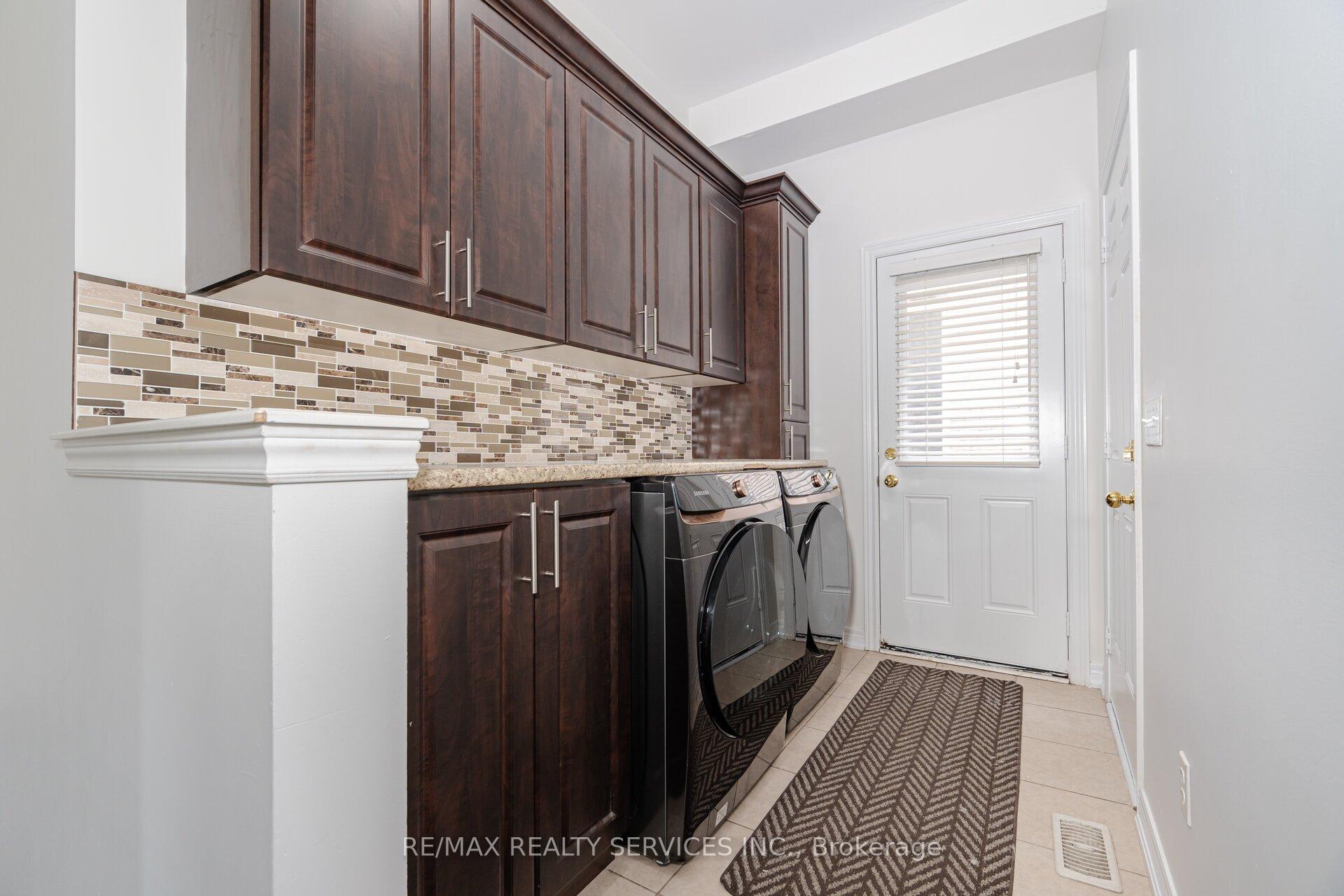 Photo 17 of 71 Vanderpool Crescent, Brampton, Bram East — HOMEH