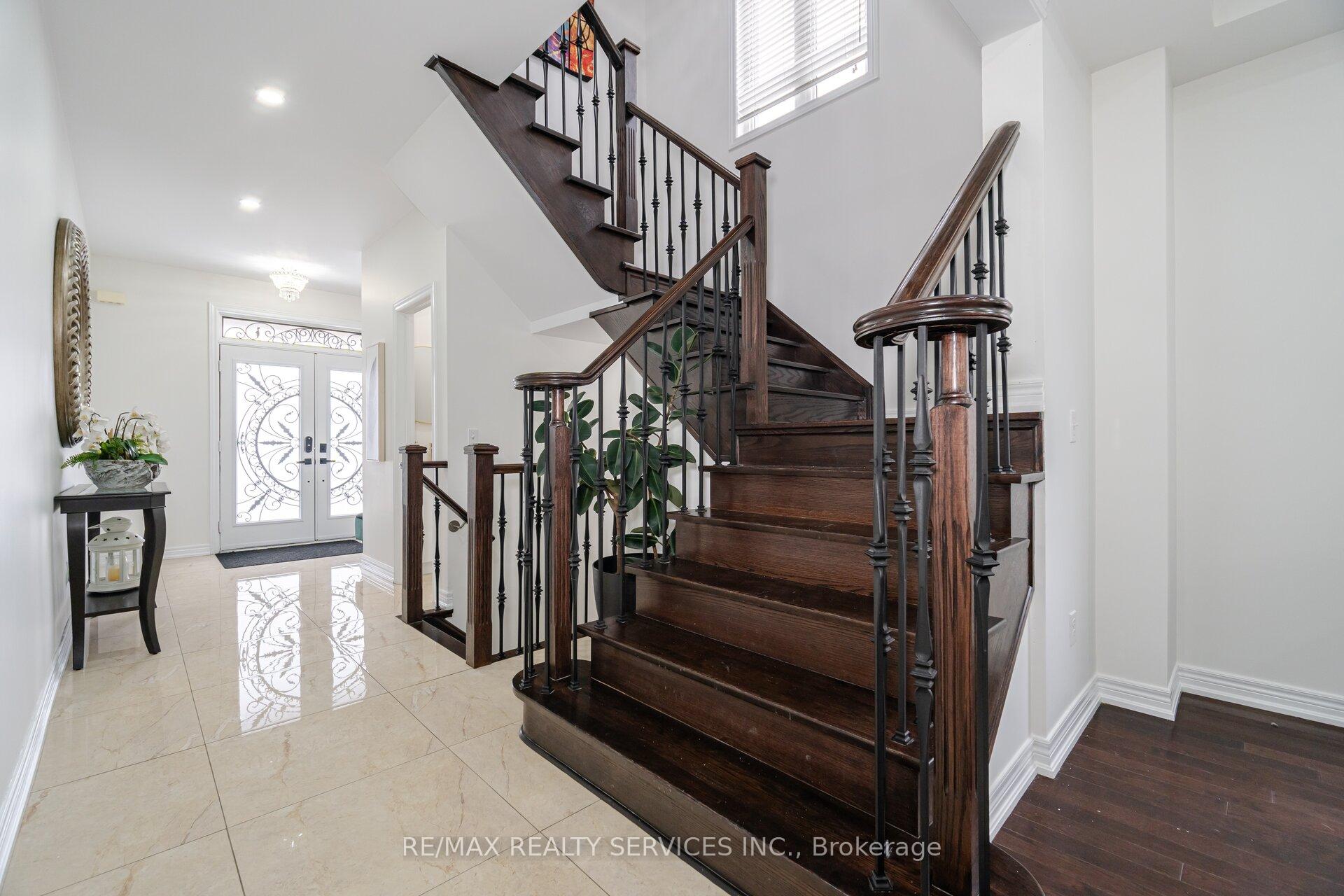 Photo 19 of 71 Vanderpool Crescent, Brampton, Bram East — HOMEH