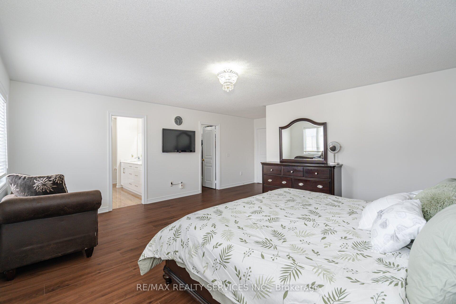 Photo 22 of 71 Vanderpool Crescent, Brampton, Bram East — HOMEH